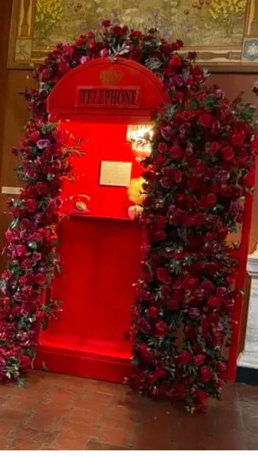 RED Phone booth/florals - NO AUDIO PHONE