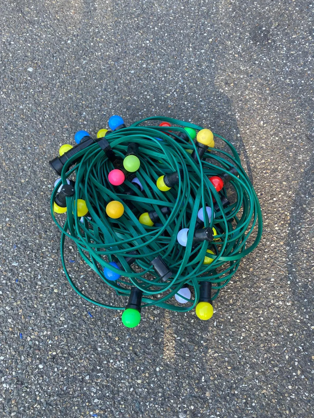 Guirlande +- 50 m met gekleurde lampen