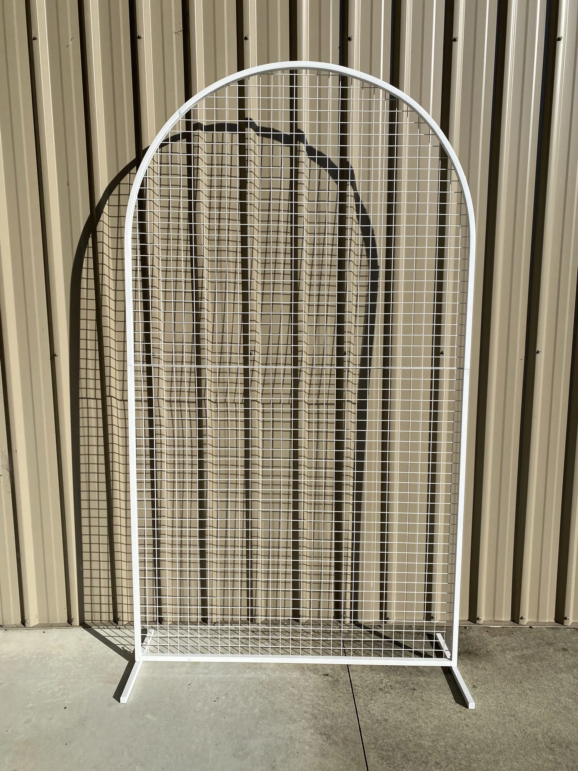 Curve Mesh Wedding Arch Frame - White