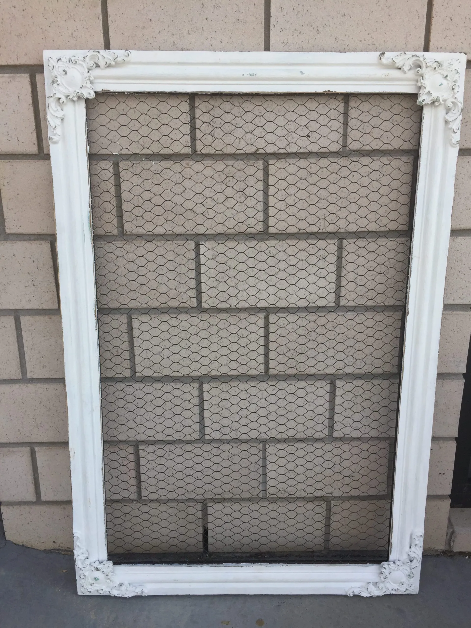 Baroque Wire Memo Board - White