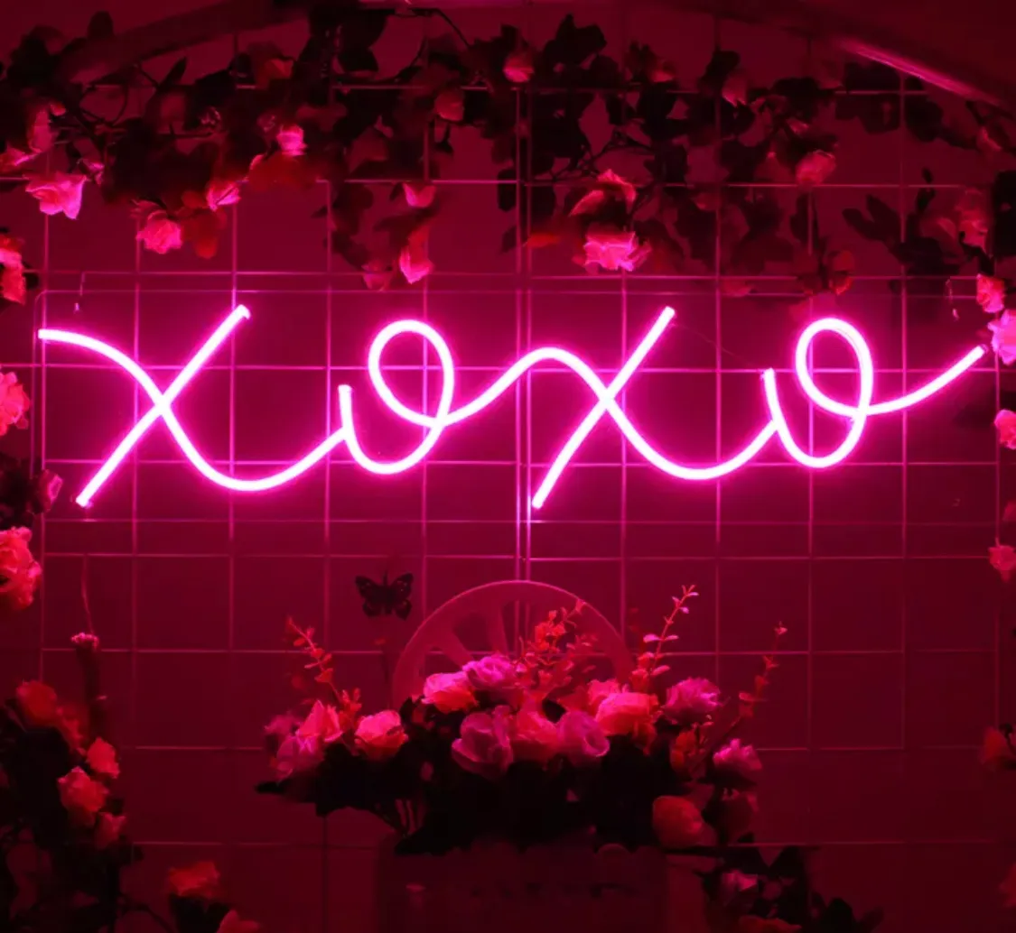 XOXO Neon Sign - Hot Pink