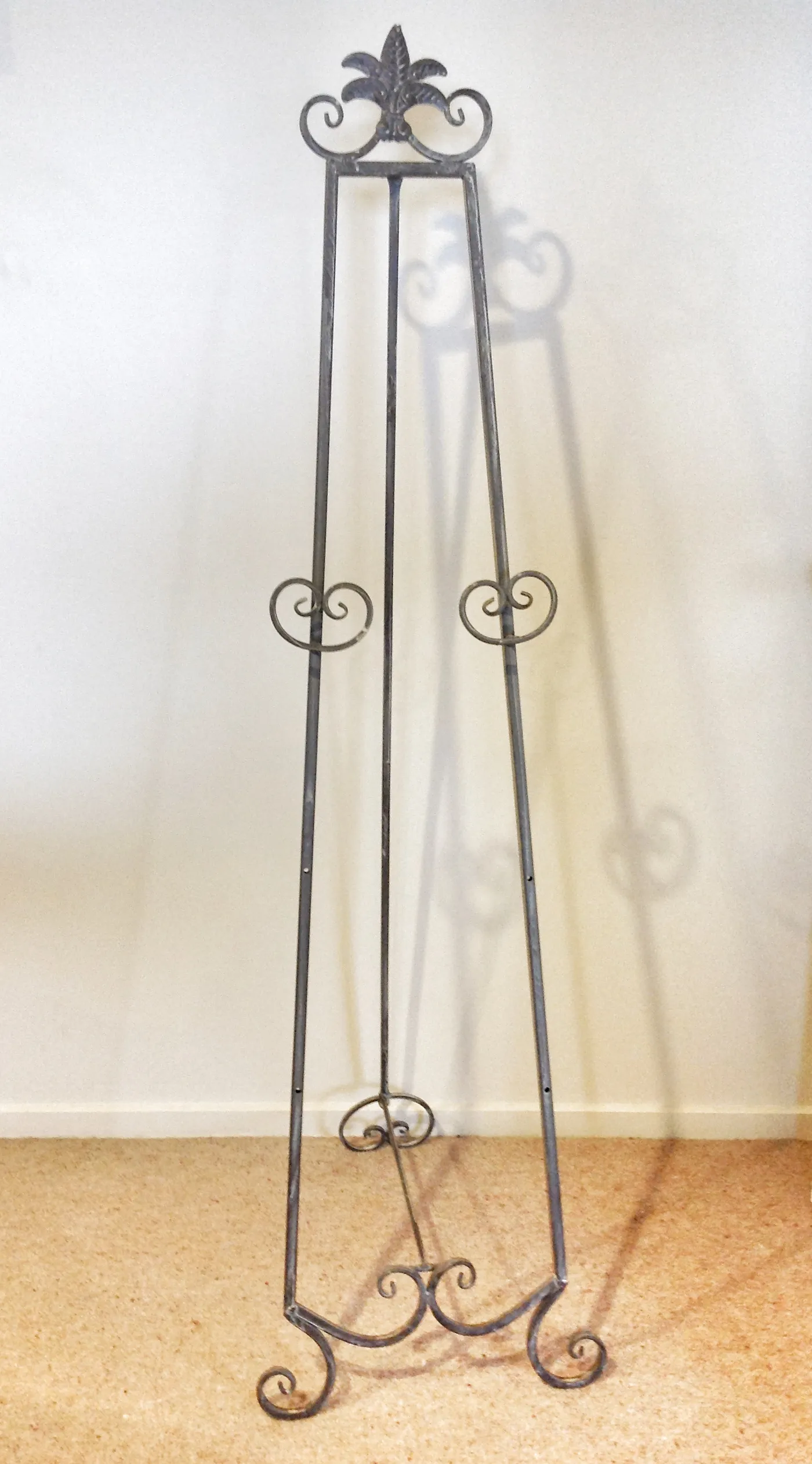 Metal Floor Standing Easel - Grey