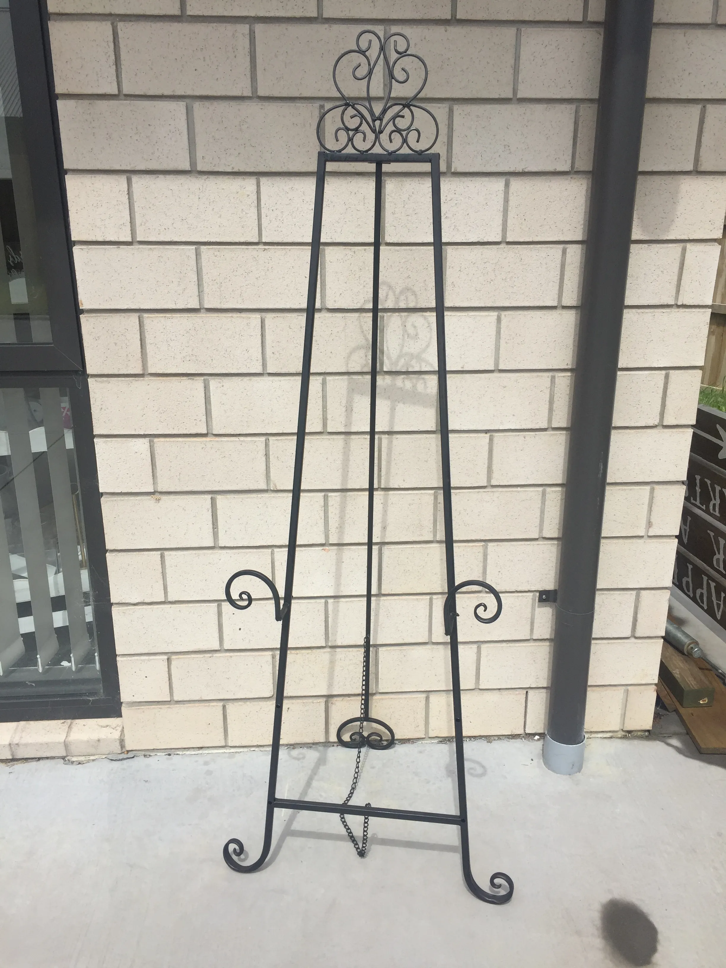 Wrought Iron Scroll Easel - Black