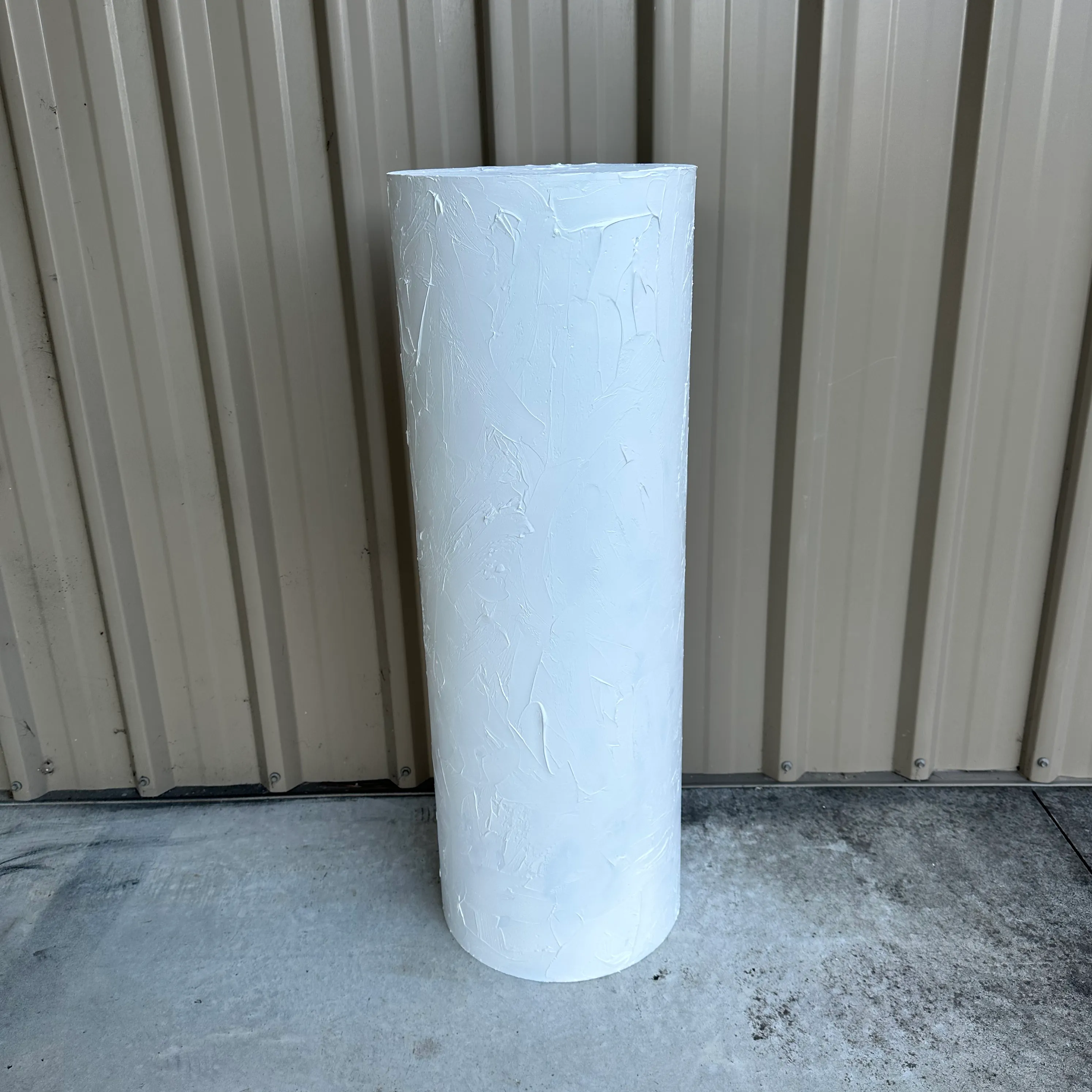 Textured Round Plinth - White