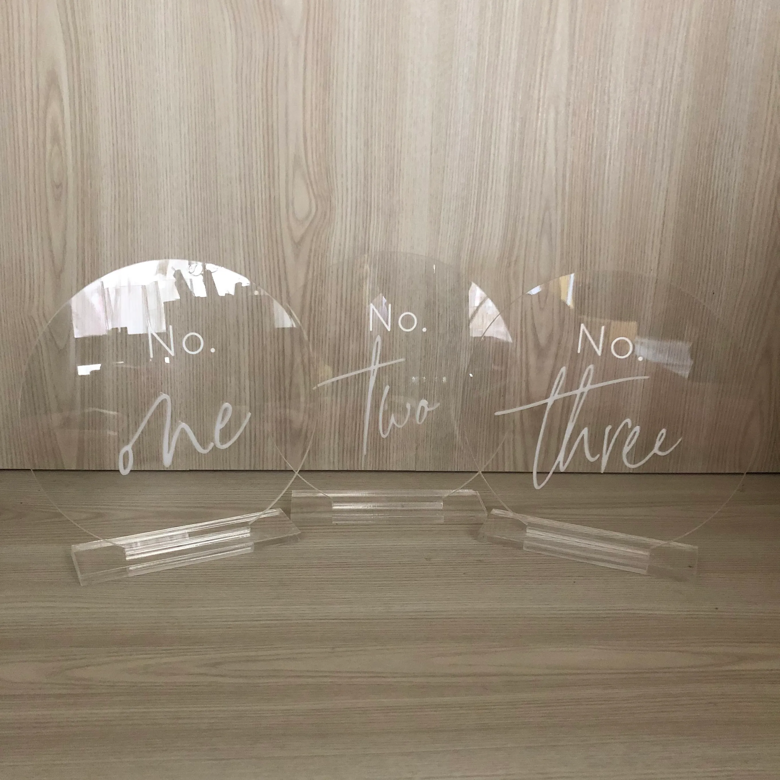 Round Acrylic Table Numbers - Clear