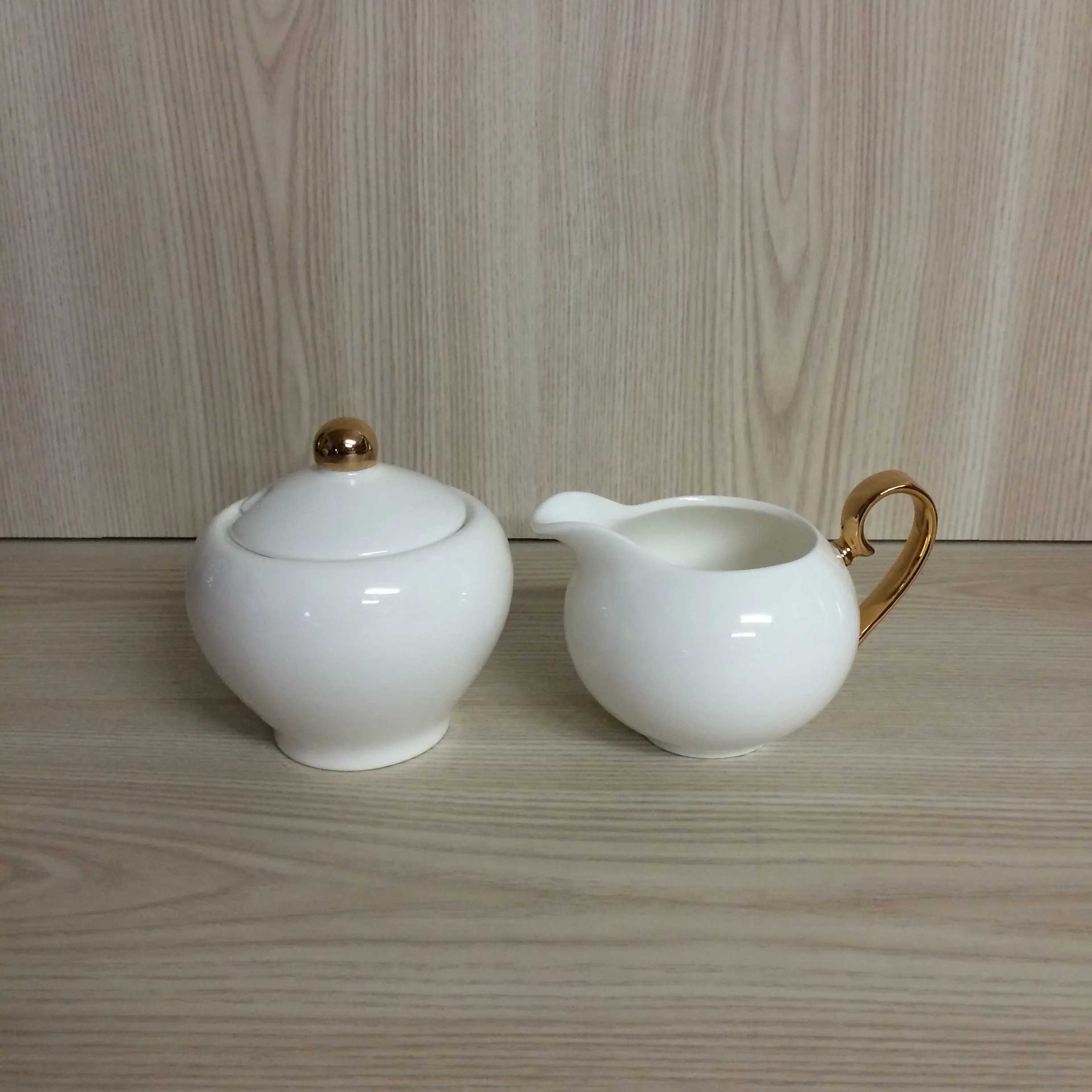 Sugar Bowl & Milk Jug Set/2 - White and Gold