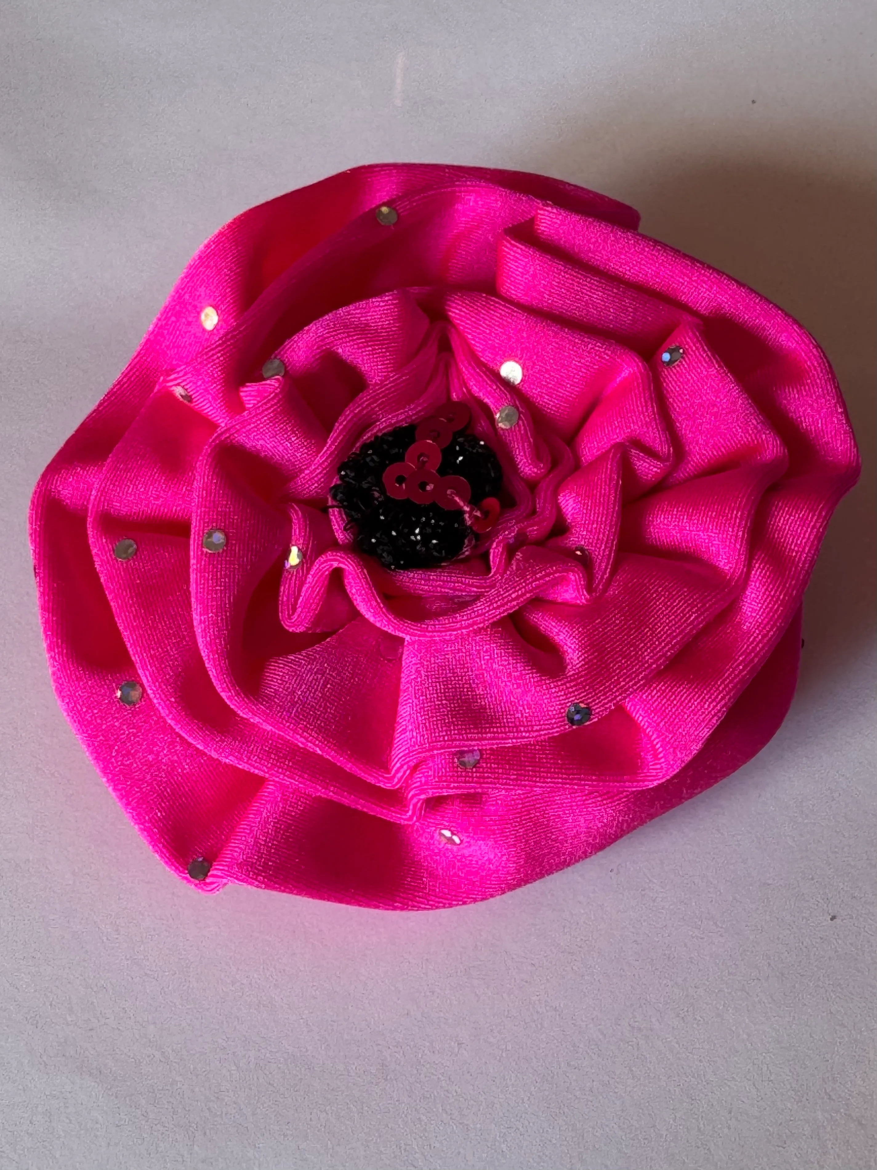 "NEXT TO ME" HAIR ACCESSORY