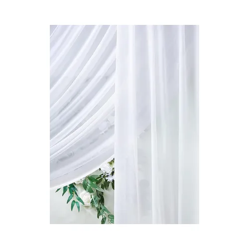 Rideaux en tissu pour arche de mariage