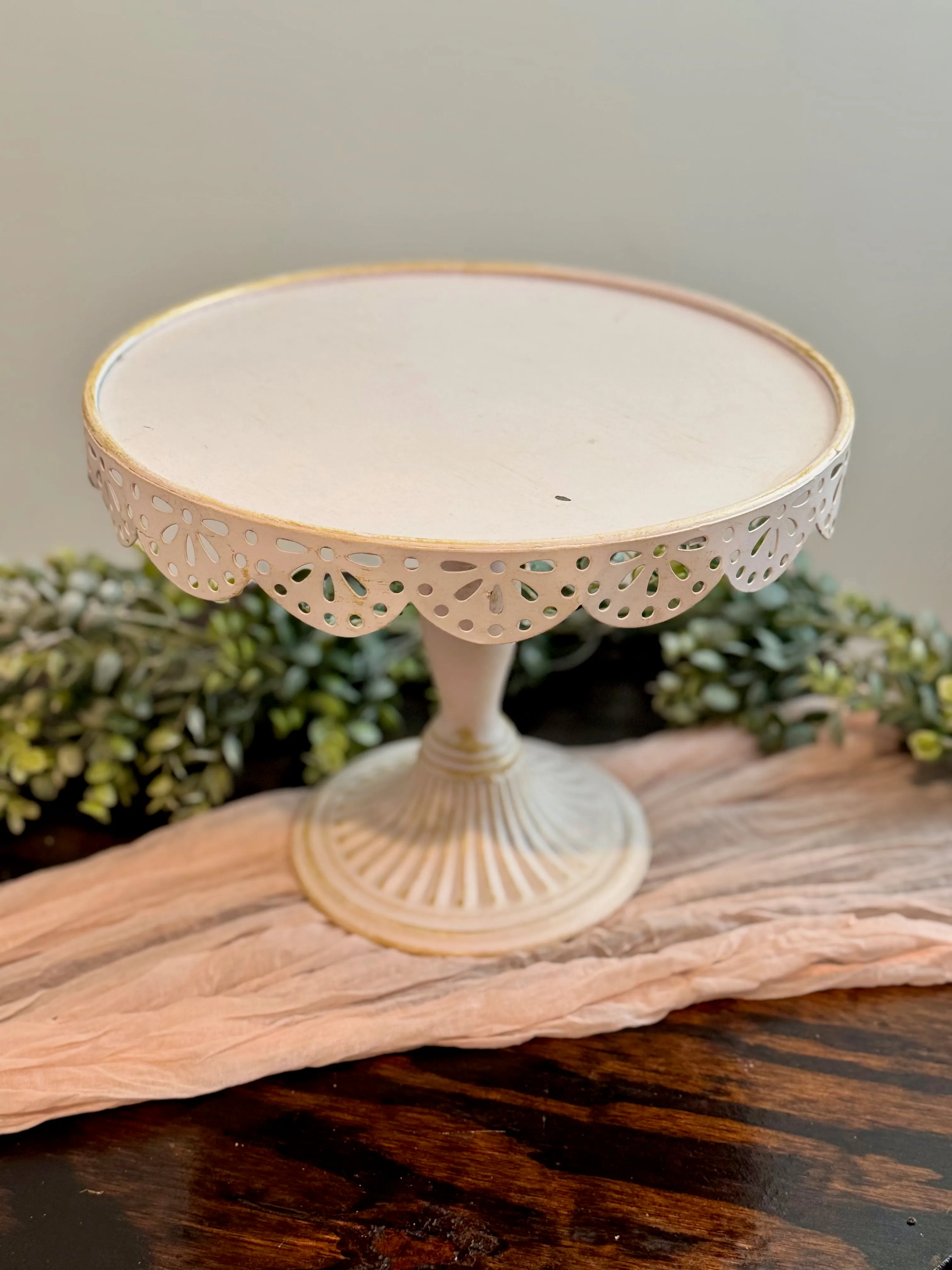White Metal Cake Stand