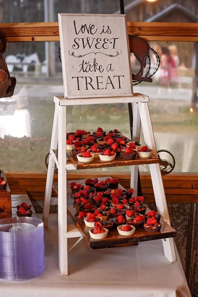 2' WHITE WASHED LADDER SHELF