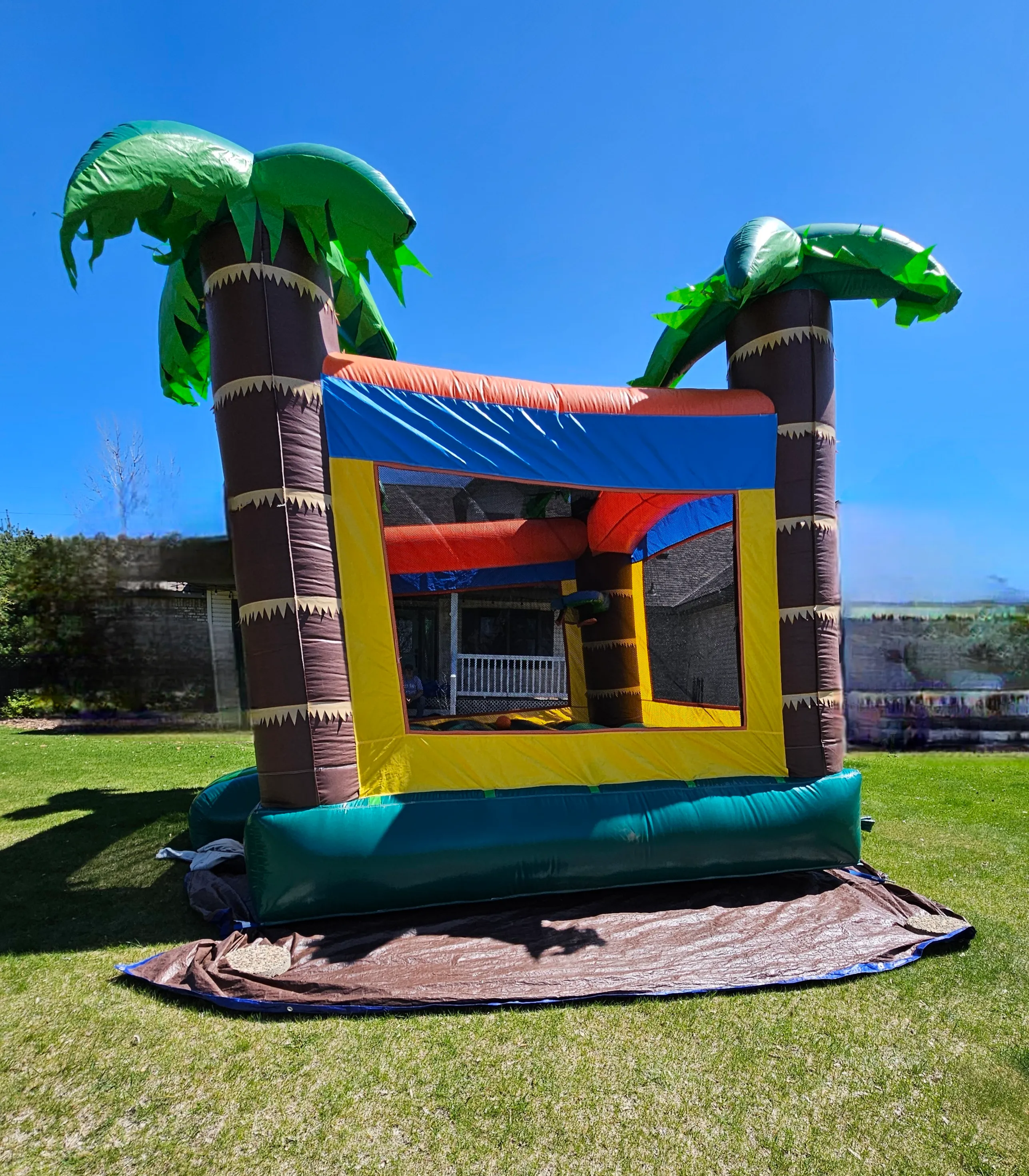 Safari Party Bounce House w/ Basketball Hoop