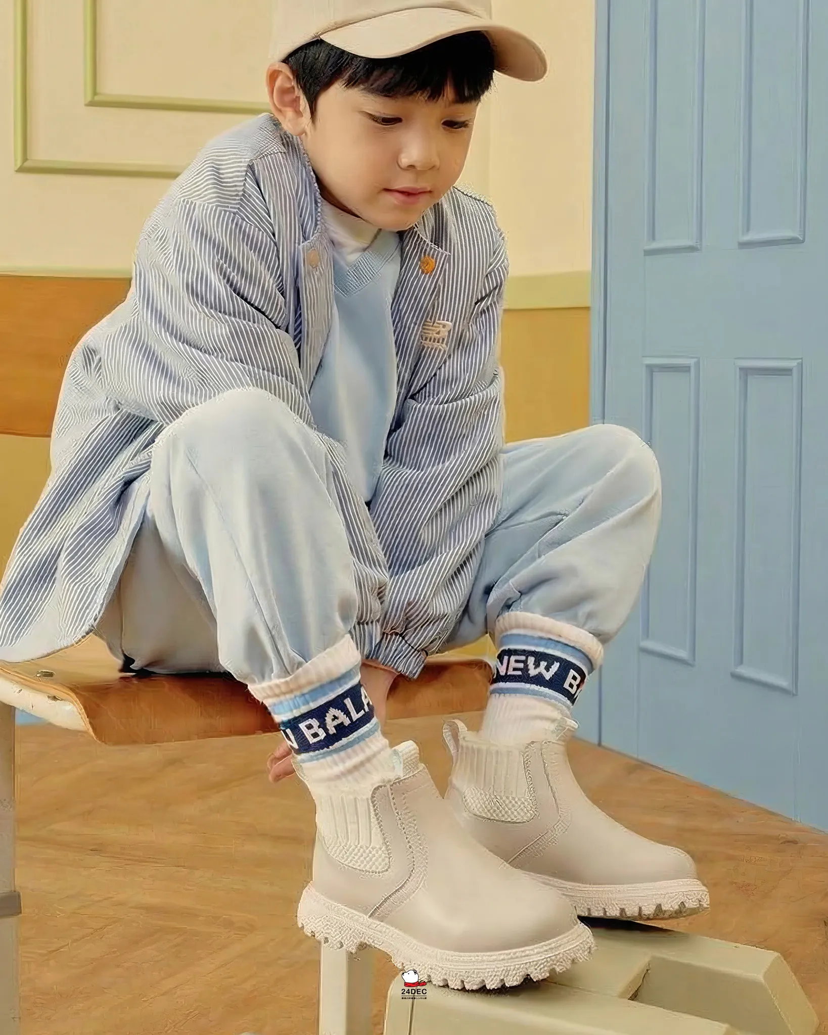 (***หยุดเช่า***)เช่ารองเท้าบูท เด็ก รุ่น EVE สี ขาว