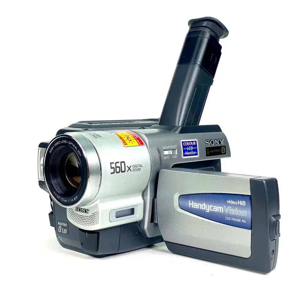 SONY HANDYCAM - Hi8 VINTAGE CAMCORDER - 560x ZOOM - RETRO - VINTAGE- VHS LOOK
