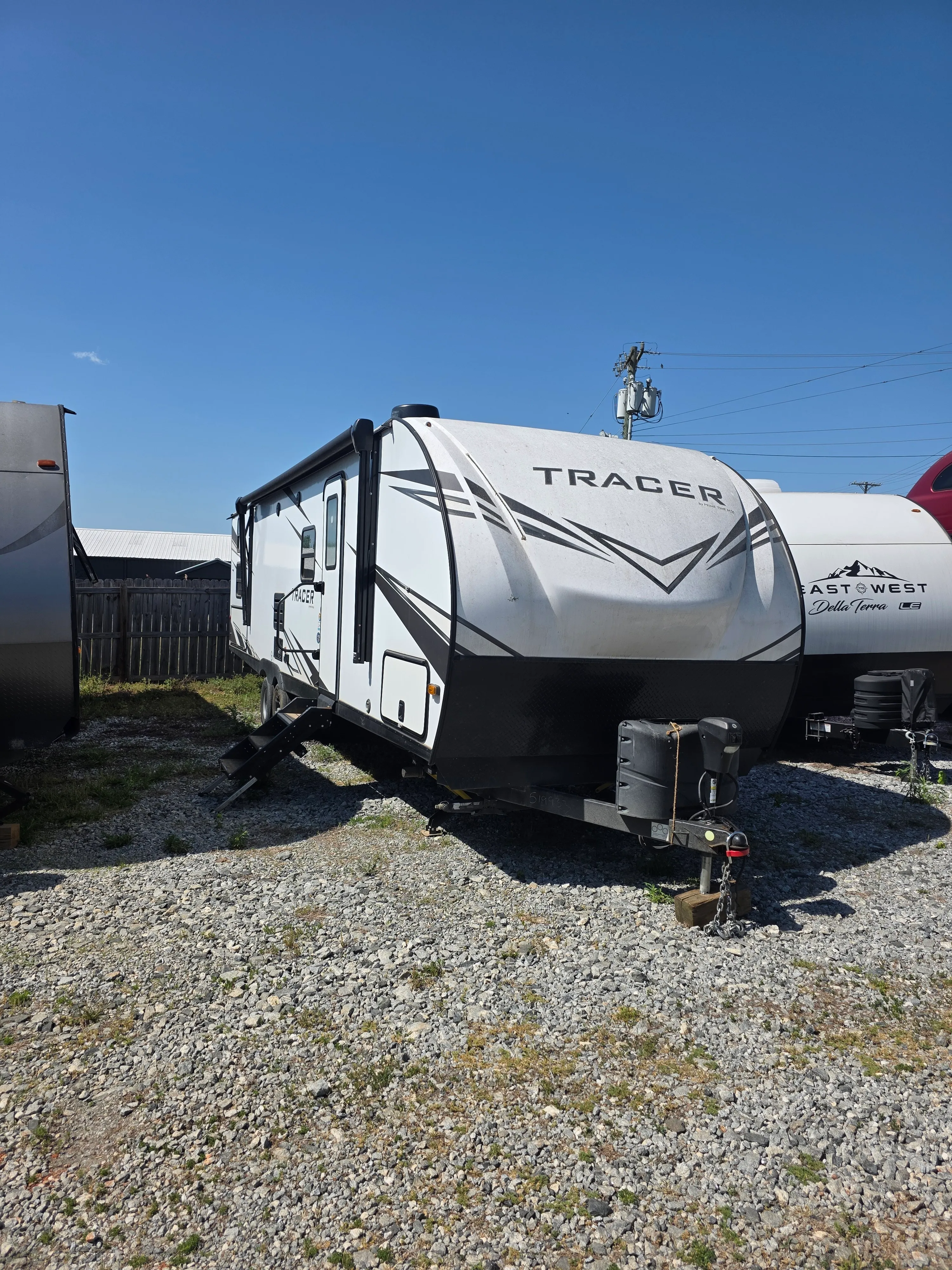 Tracer Camper