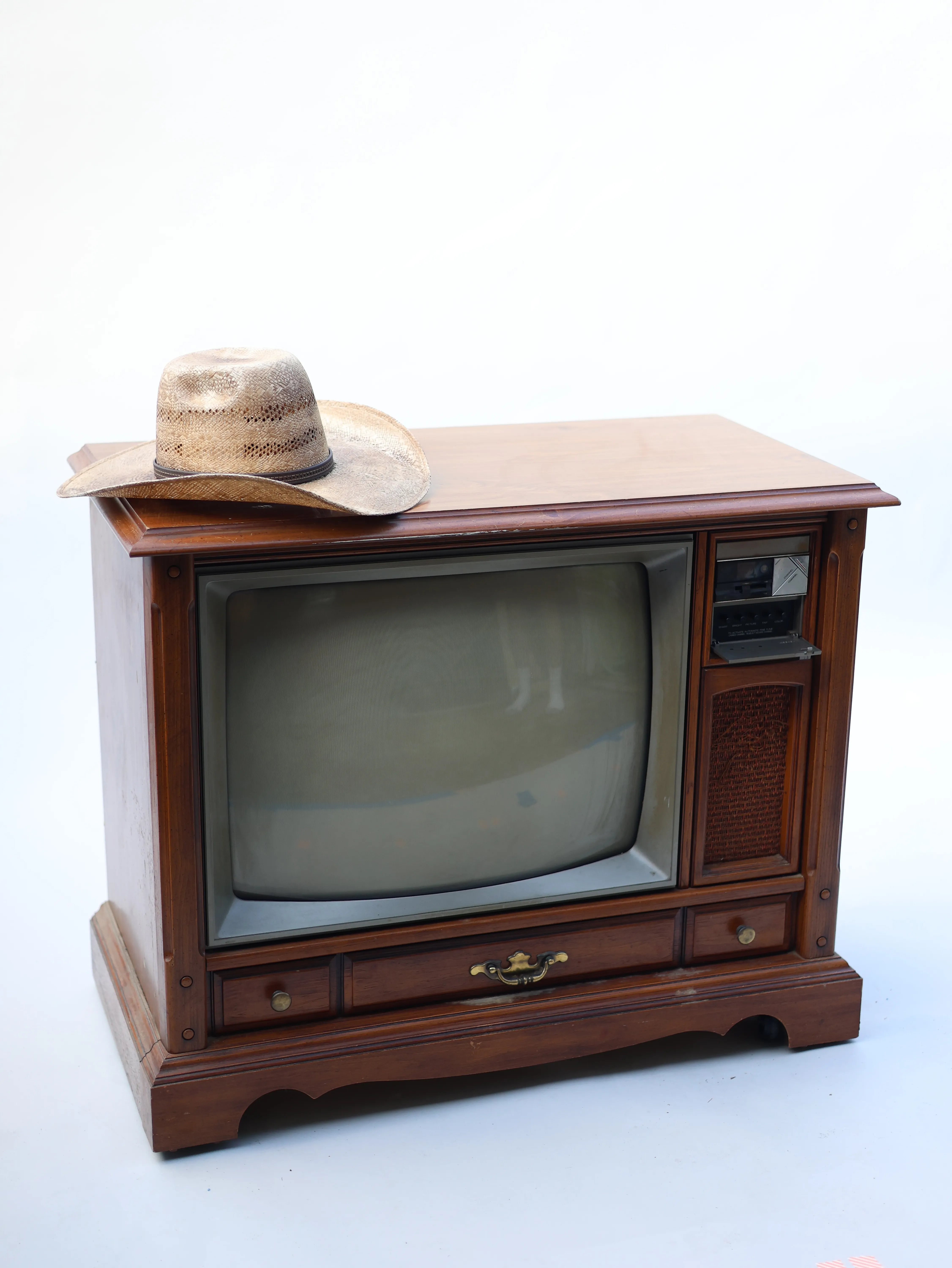 Tv Set Magnavox Brown