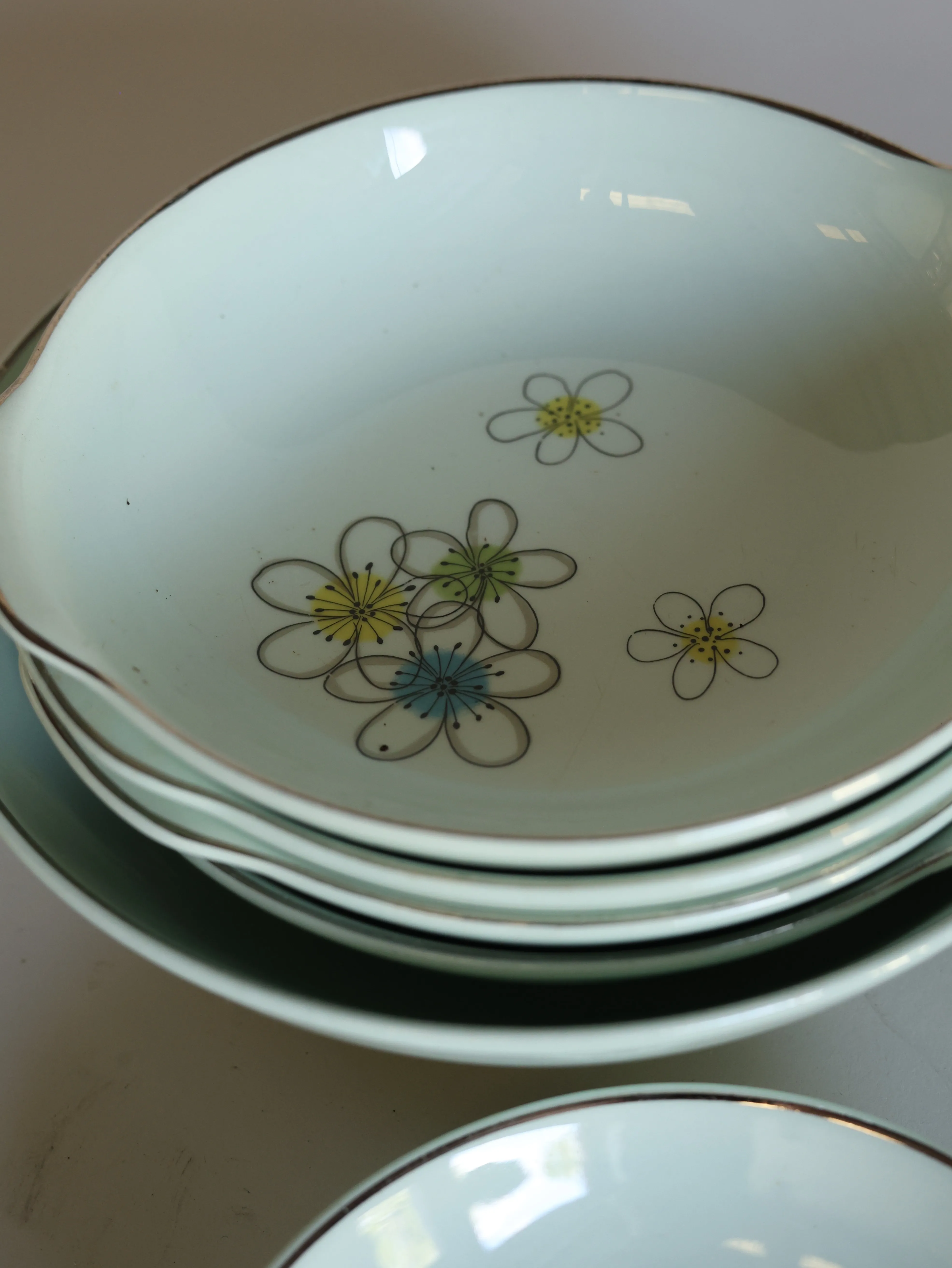 Marcia mist serveware