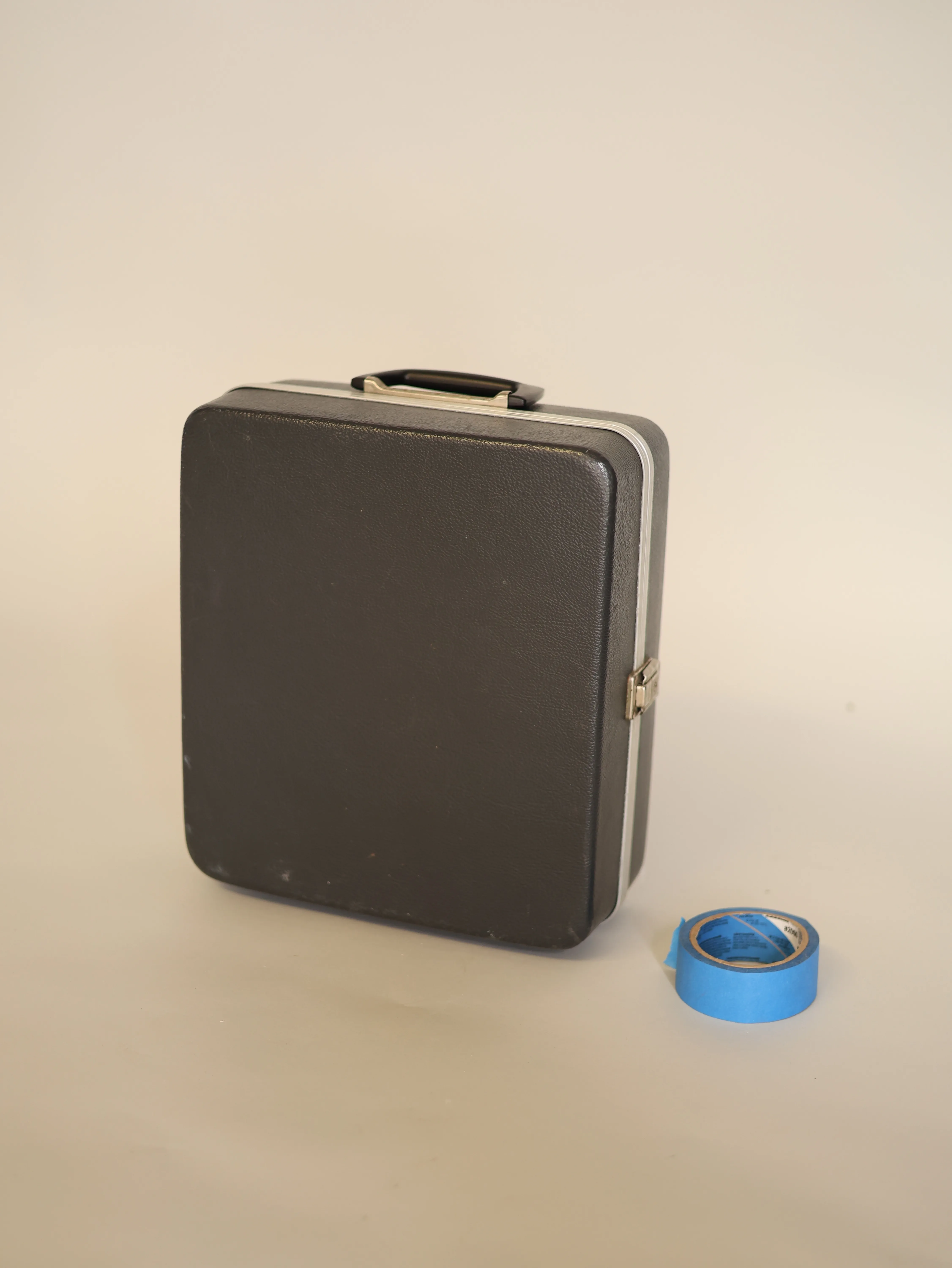 Vintage portable travel bar accesories