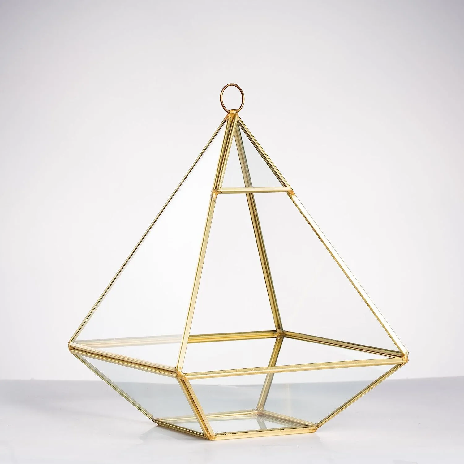 Triangle candleholder