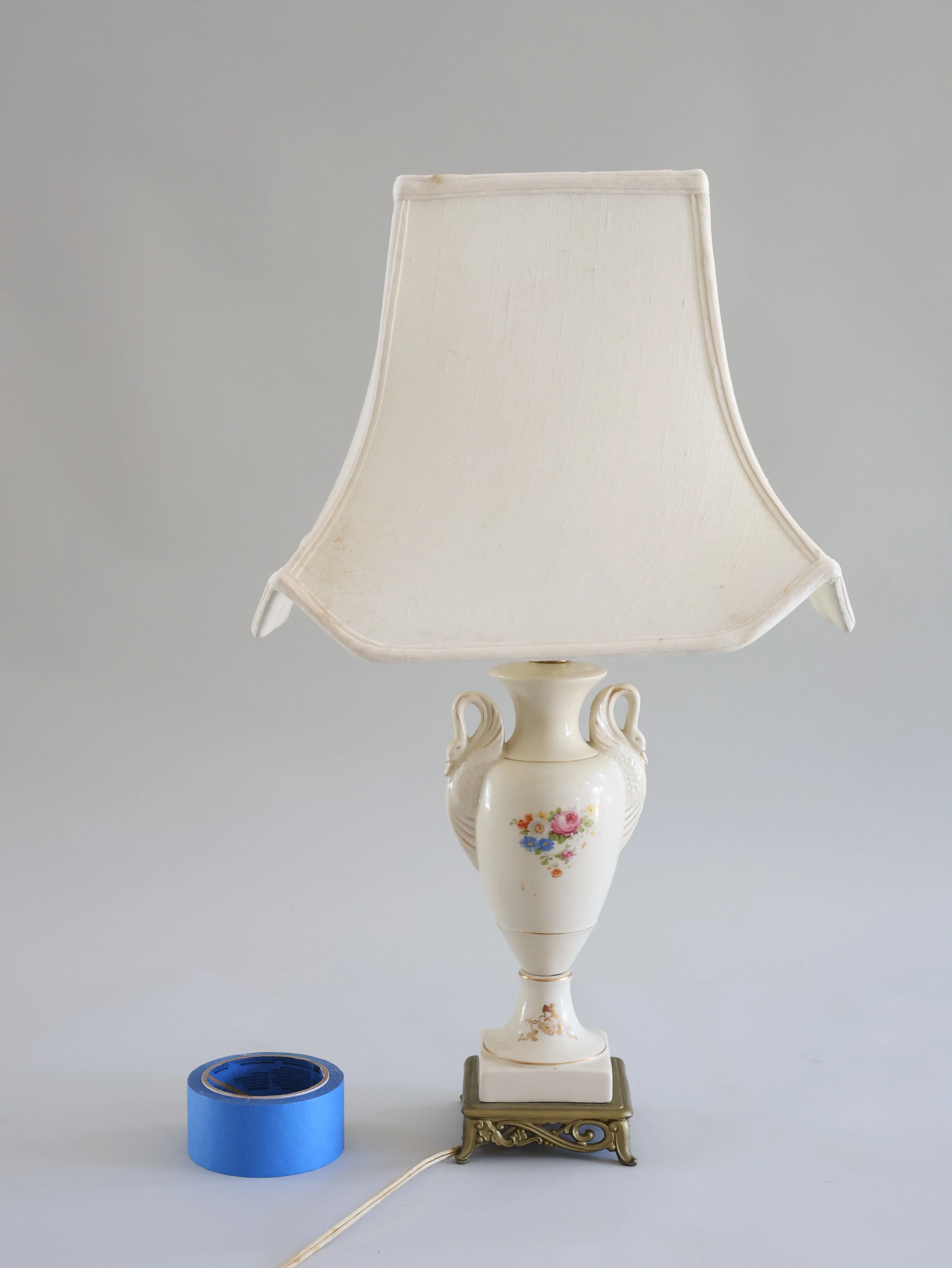 Cream Flowers Table Lamp