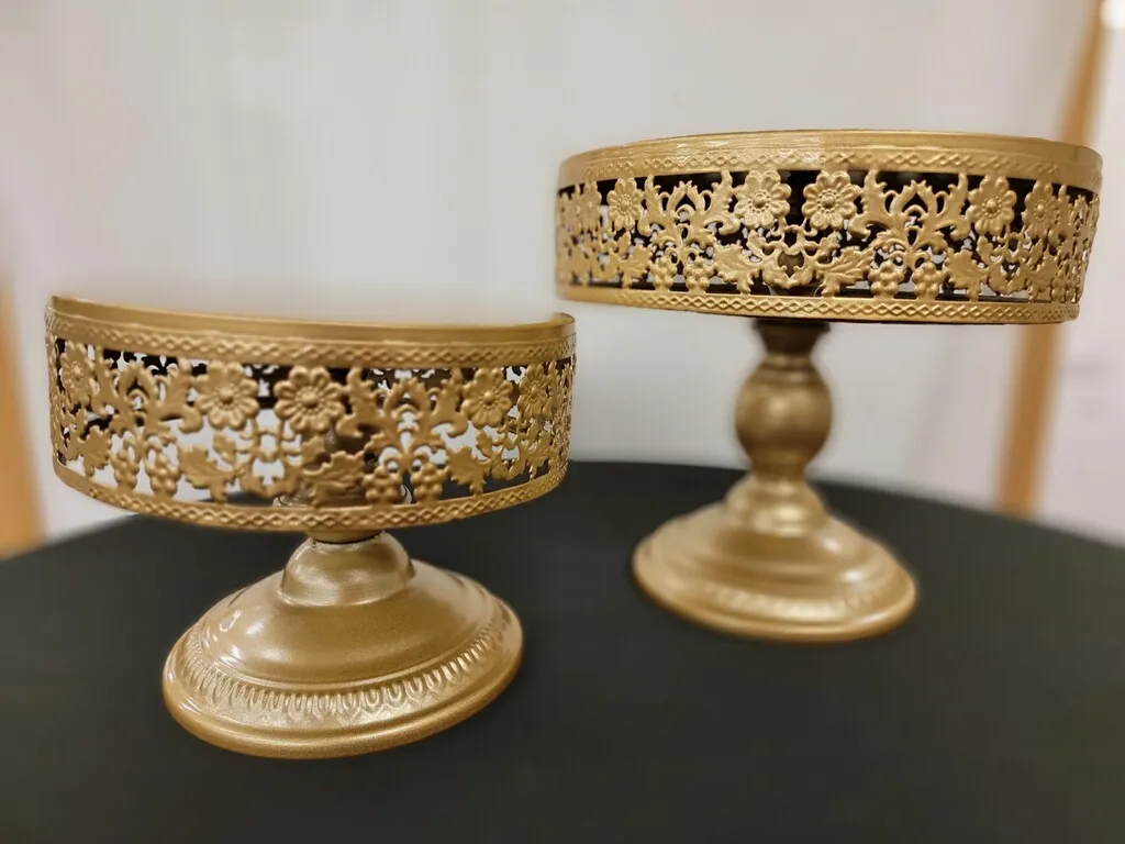 Cake stand