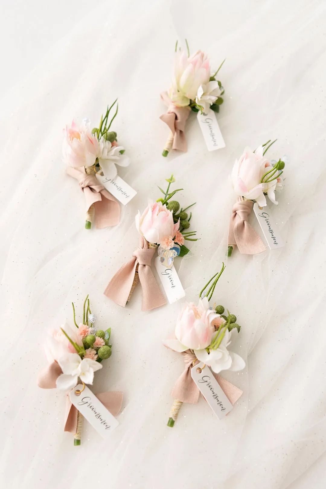 Ling’s Boutonnière Blush and Cream (Set)