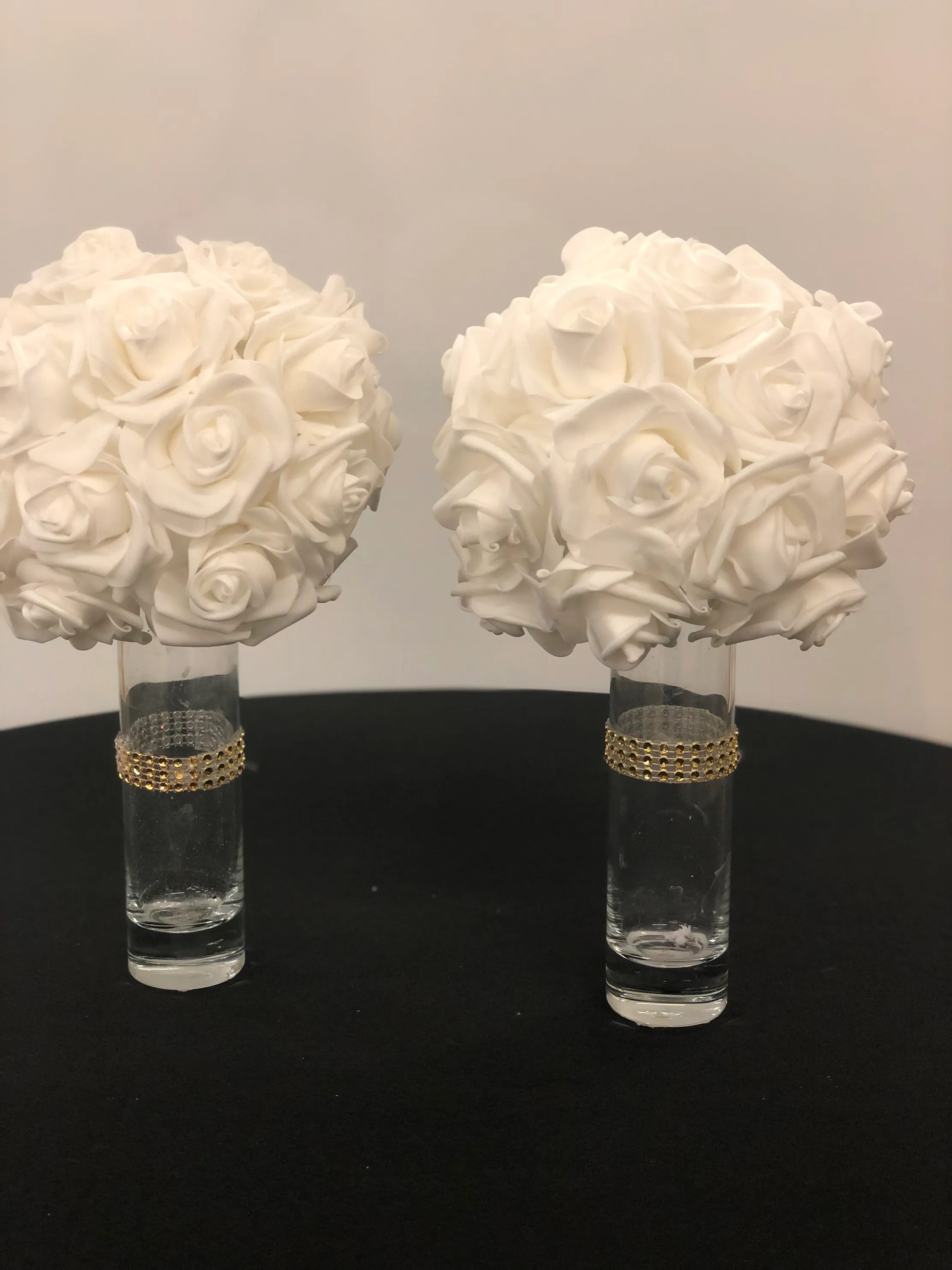 Ling’s White Roses set in Glass 