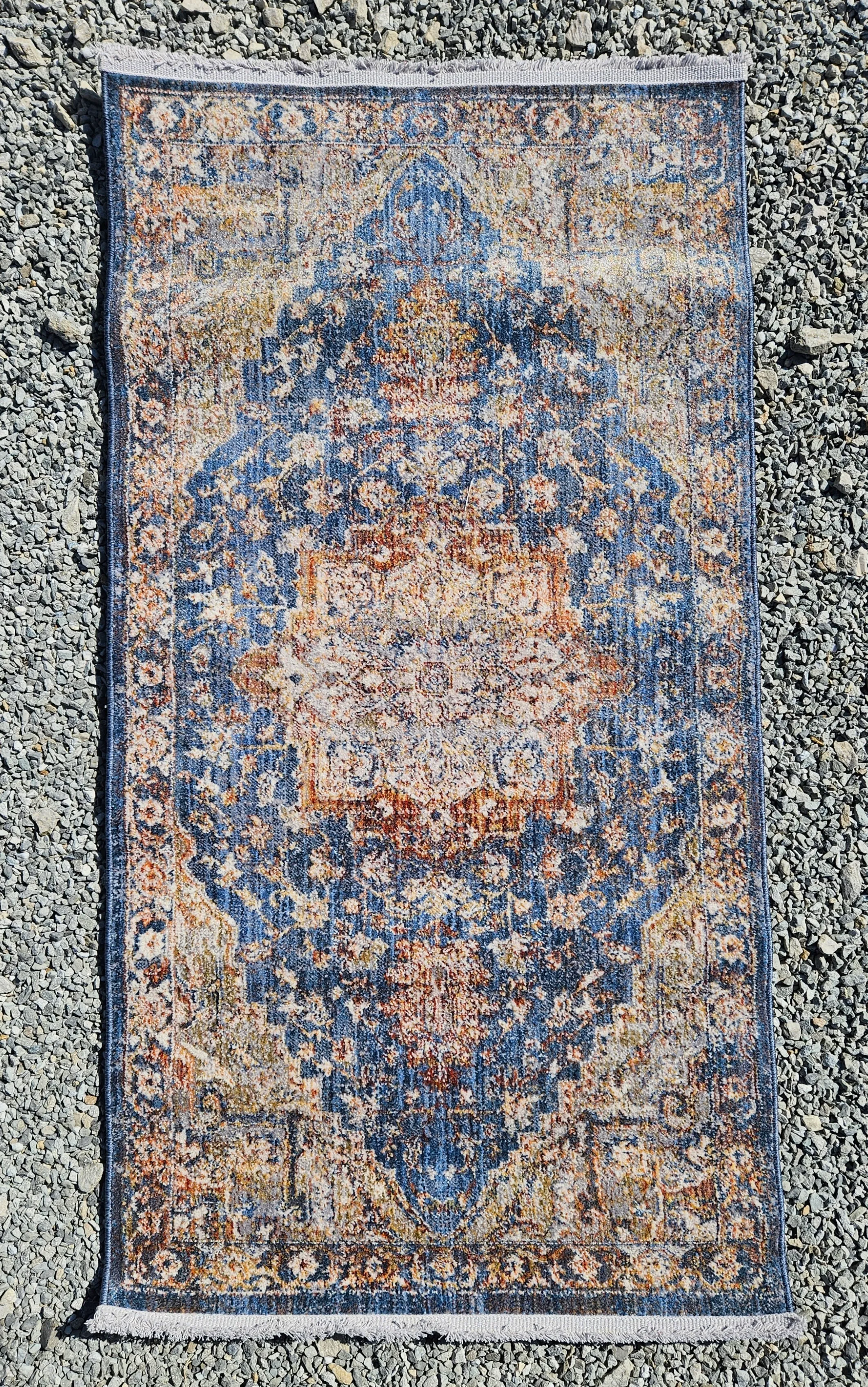 Runner - Rug - 2' 7" x 4' 11"