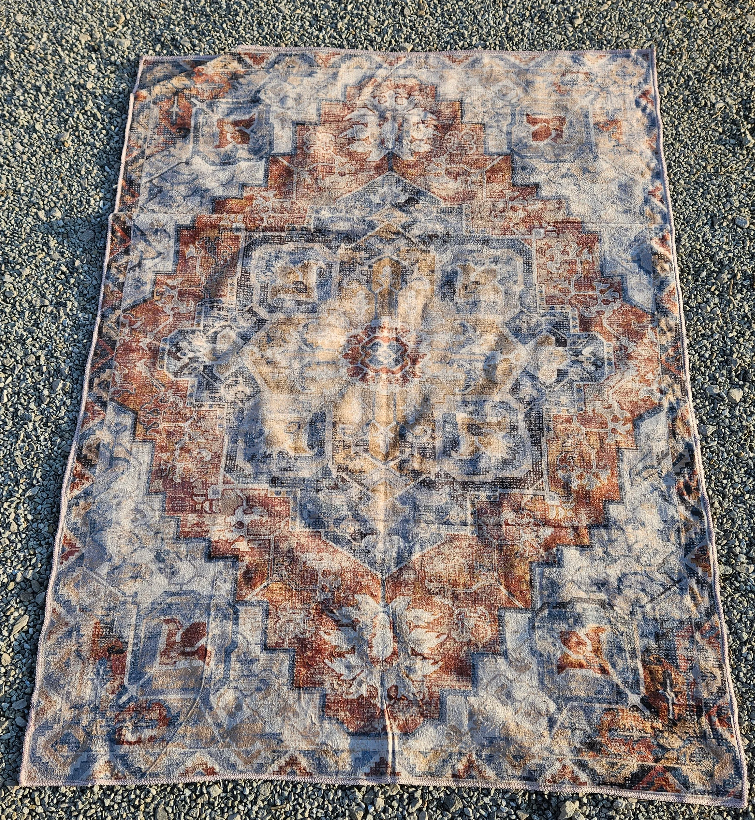 Rug - 5 x 7 - Blue