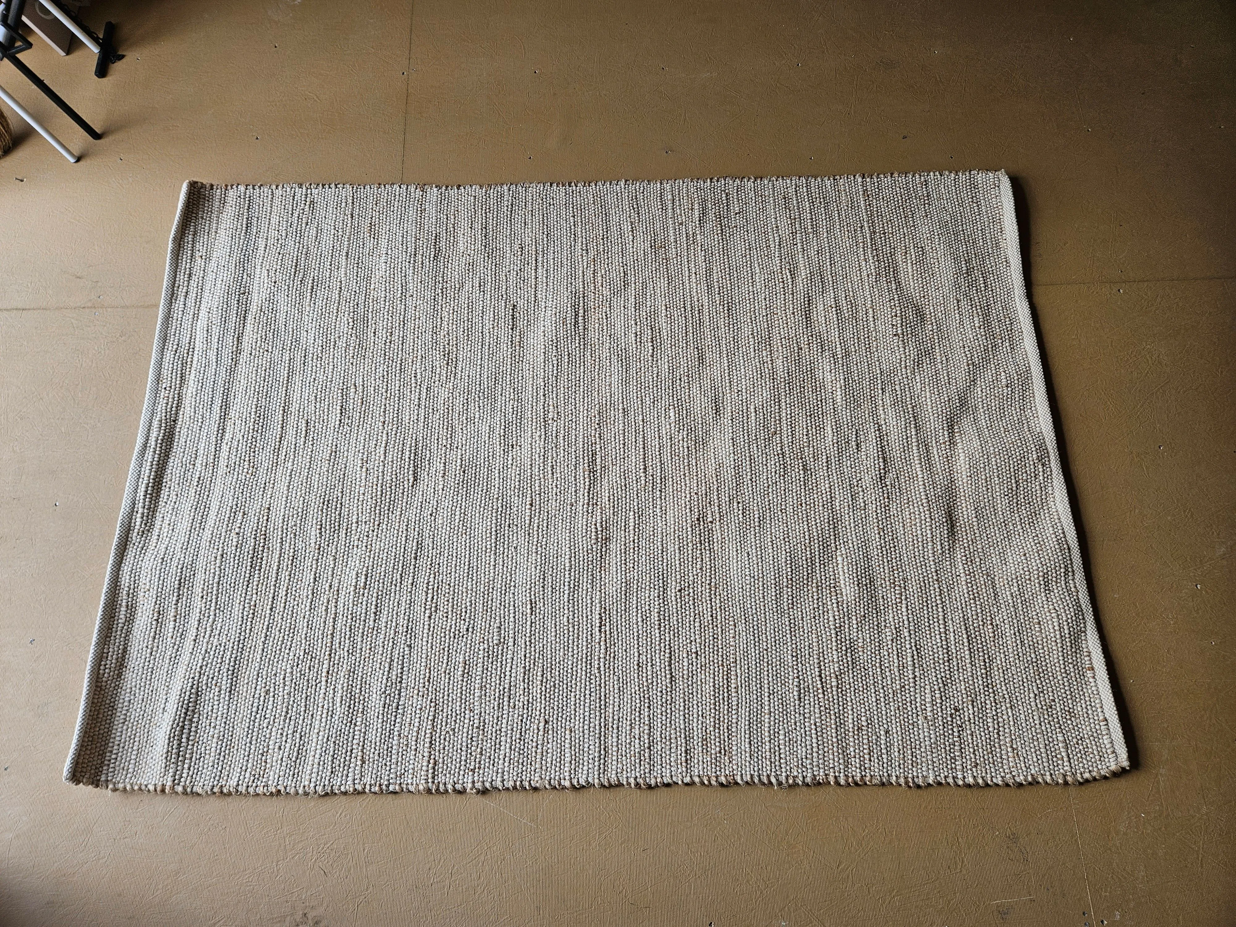 Light Brown Rug - 4'x6'