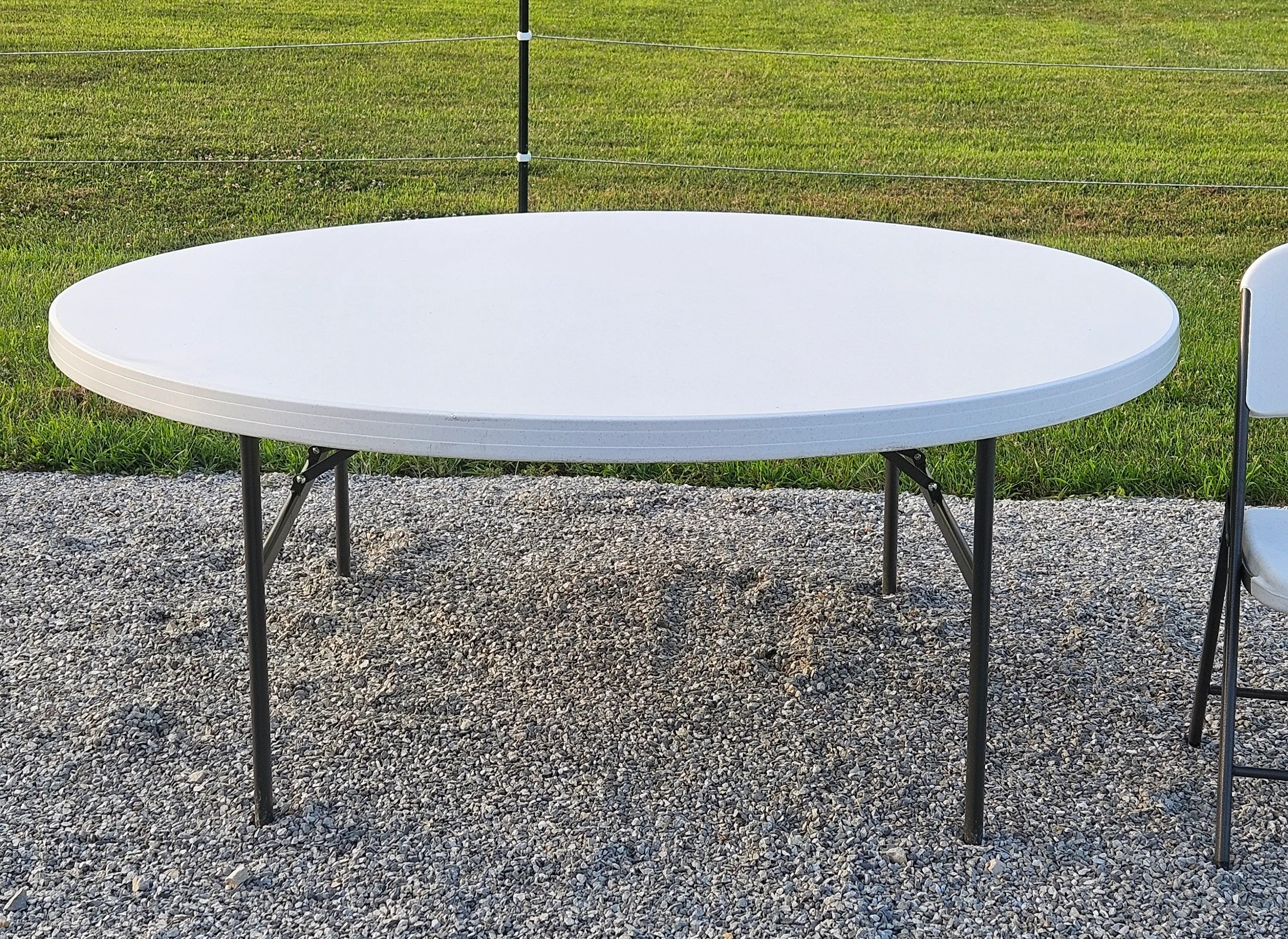 Lifetime 6ft Round Commercial Folding Table 