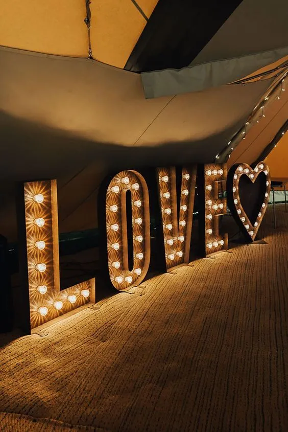 LED LOVE- cool white with (heart)