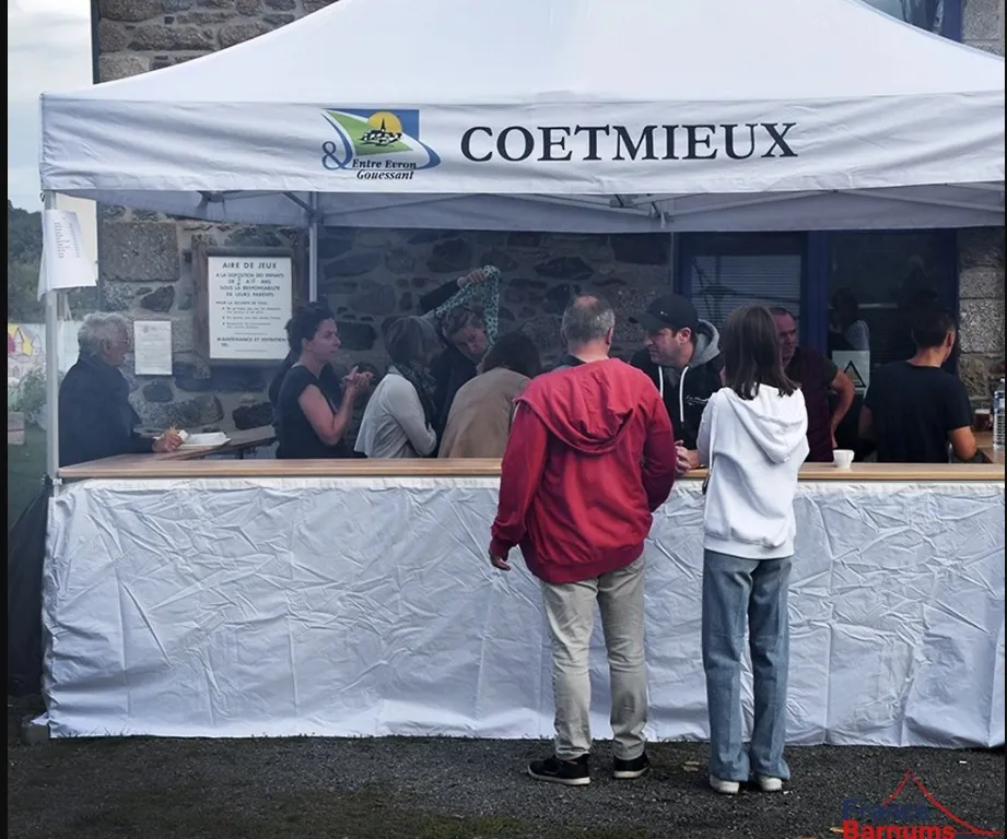 Barnum 4x4m avec 3 comptoirs buvette 