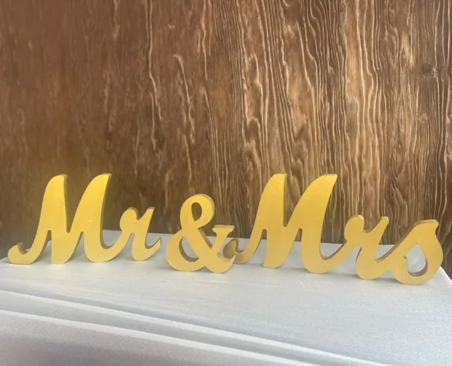 Mr. & Mrs. Sign