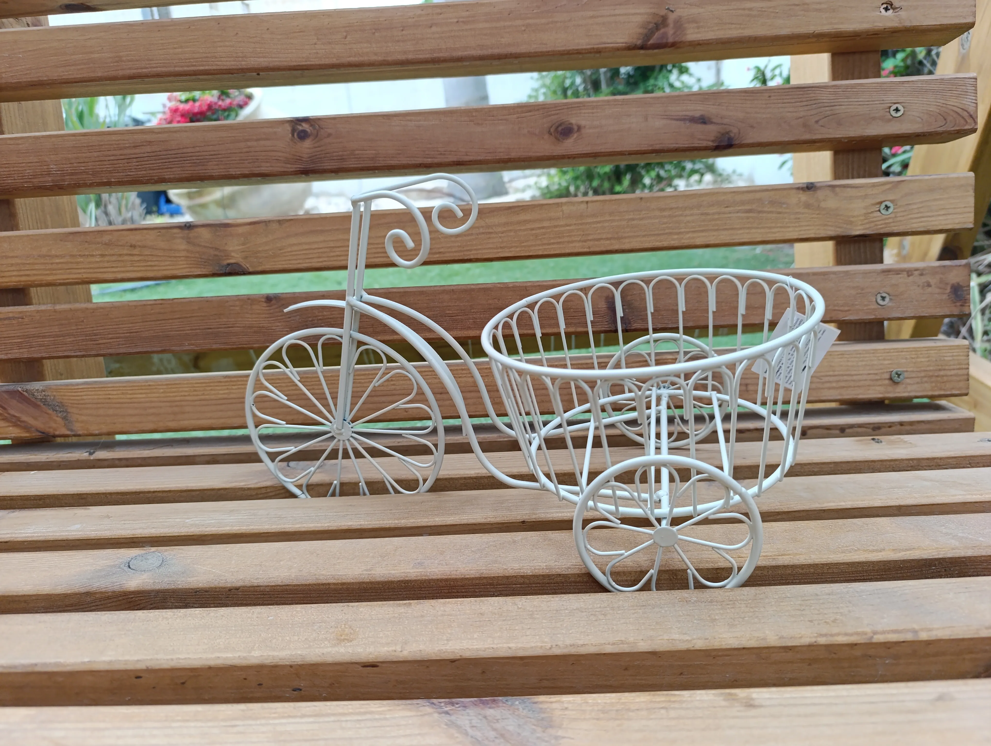 אופניים ממתכת בינוני קטן