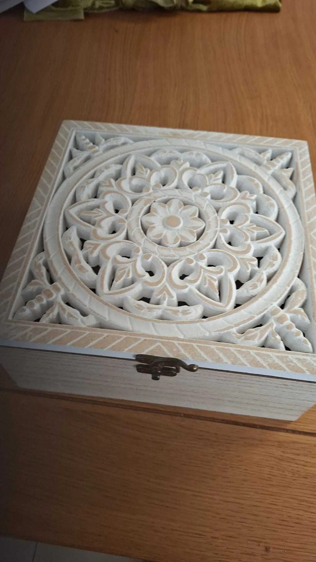 קופסה מעץ -מנדלה