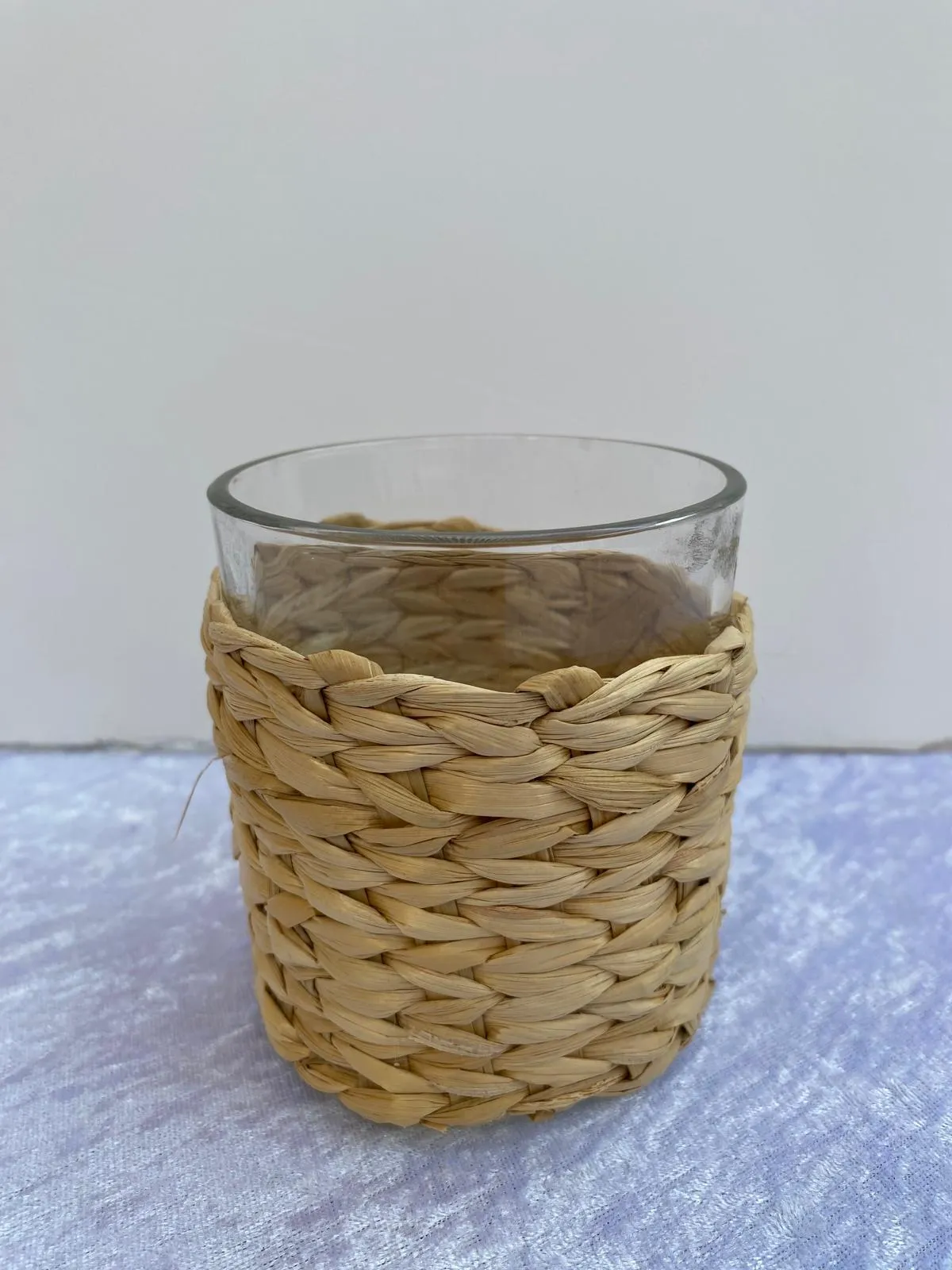 אגרטלים עם קש קטן