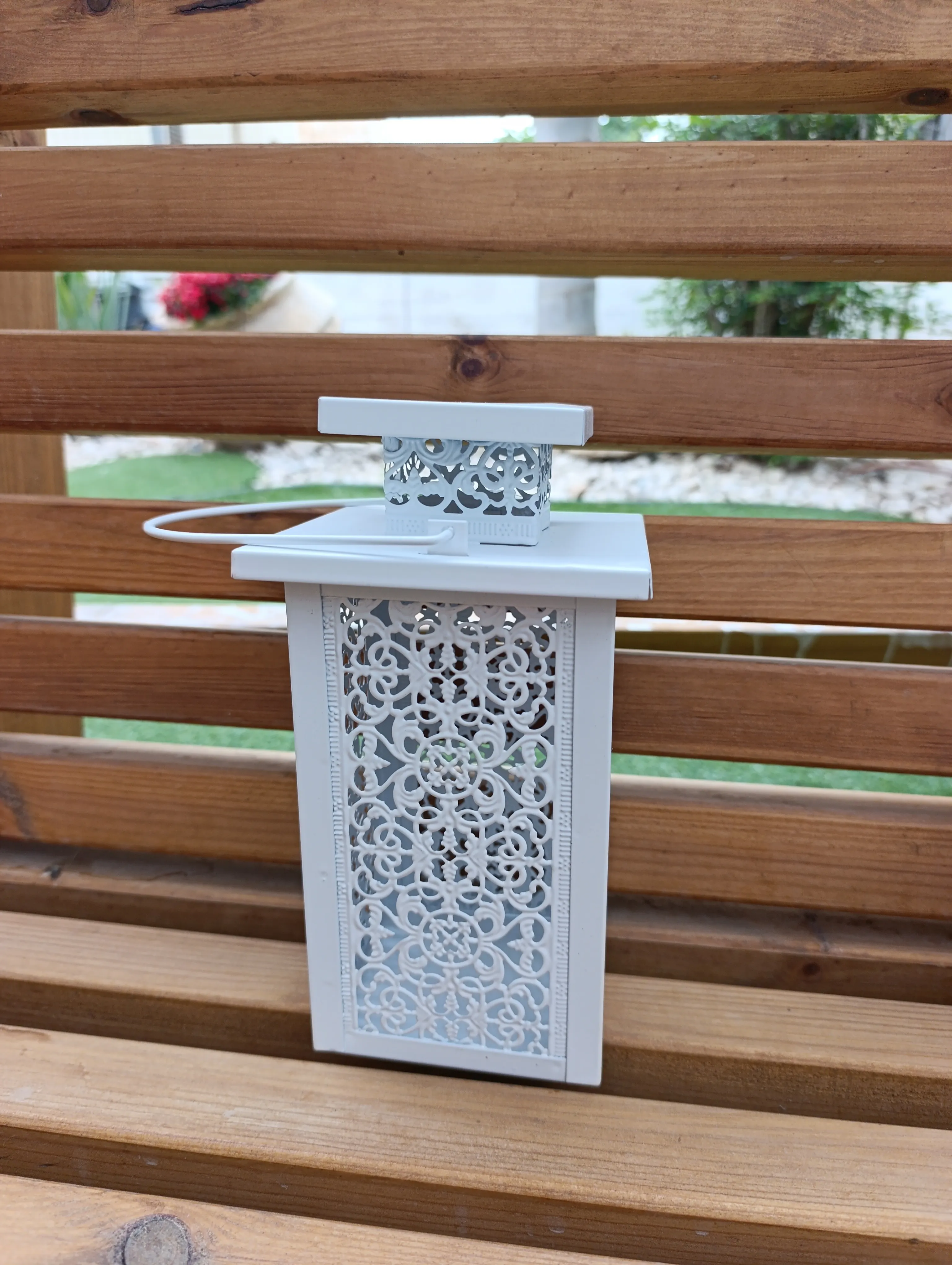 עששית עם תחרה בינוני