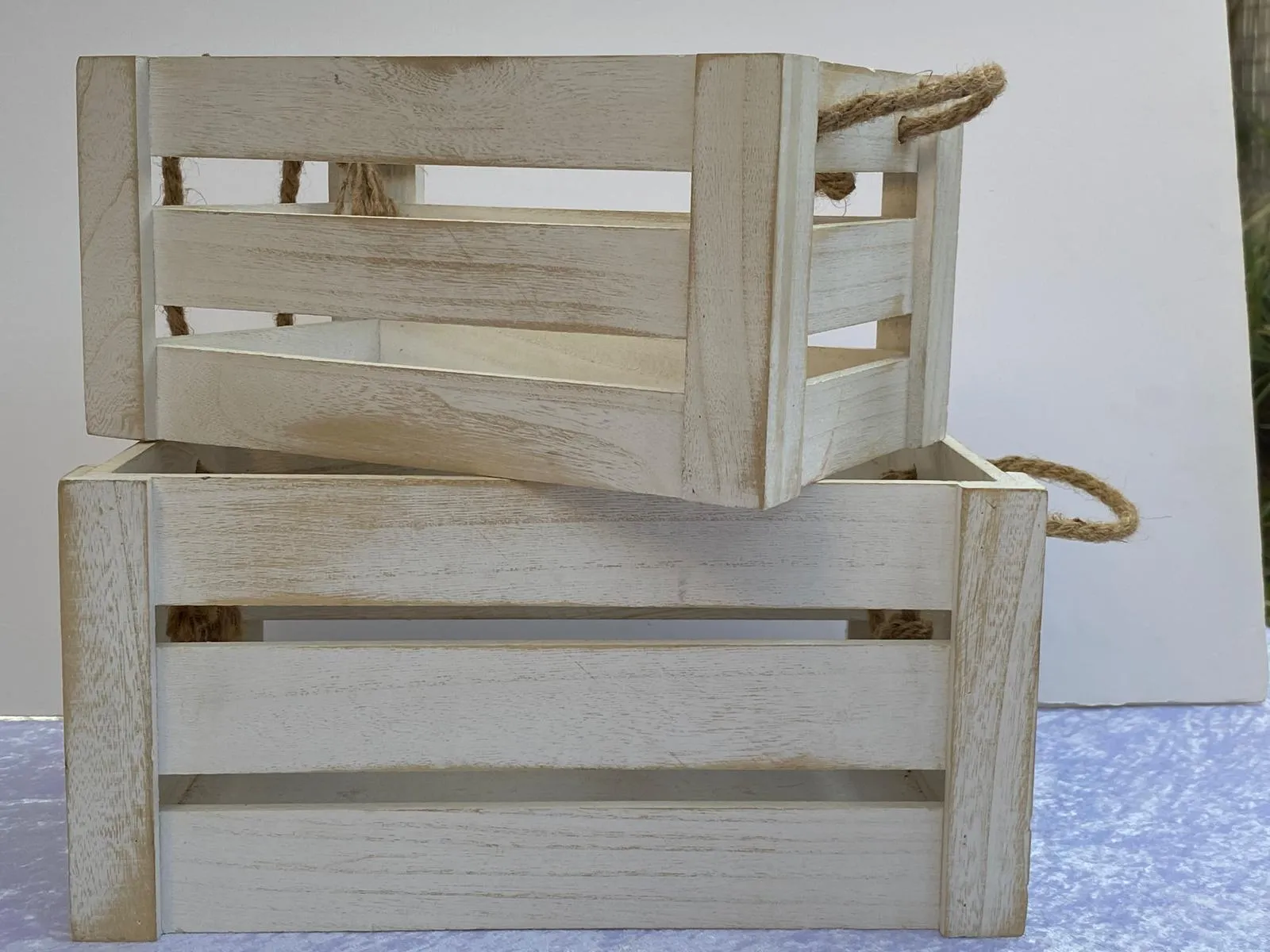 קופסאות עץ גדלים שונים 