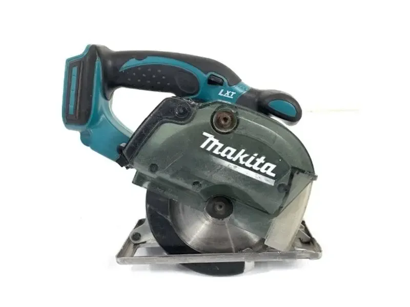 Cortador de metal compacto / Metallisaag Makita DCS552 136mm