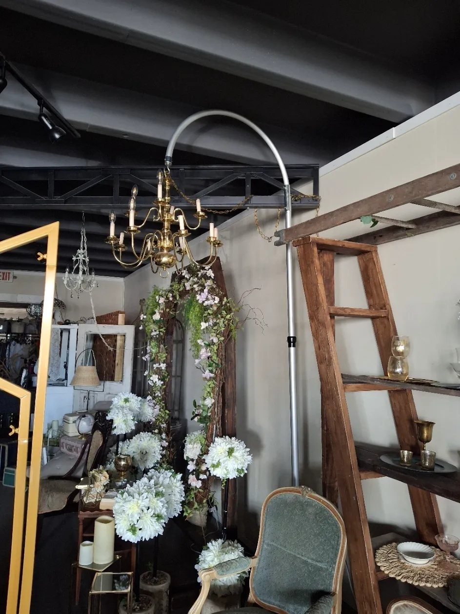 Chandelier Stand