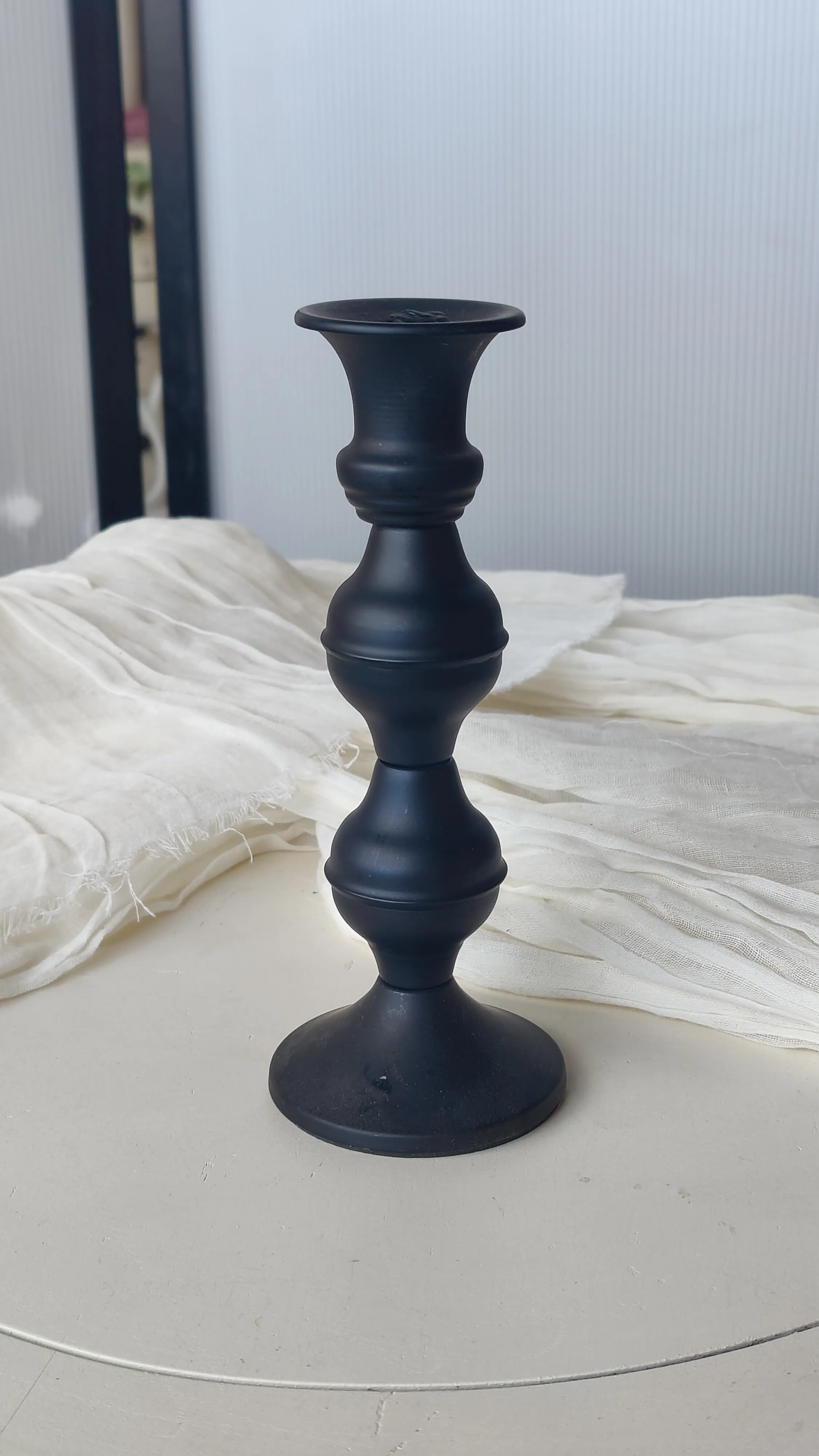Curve Black Candlestick