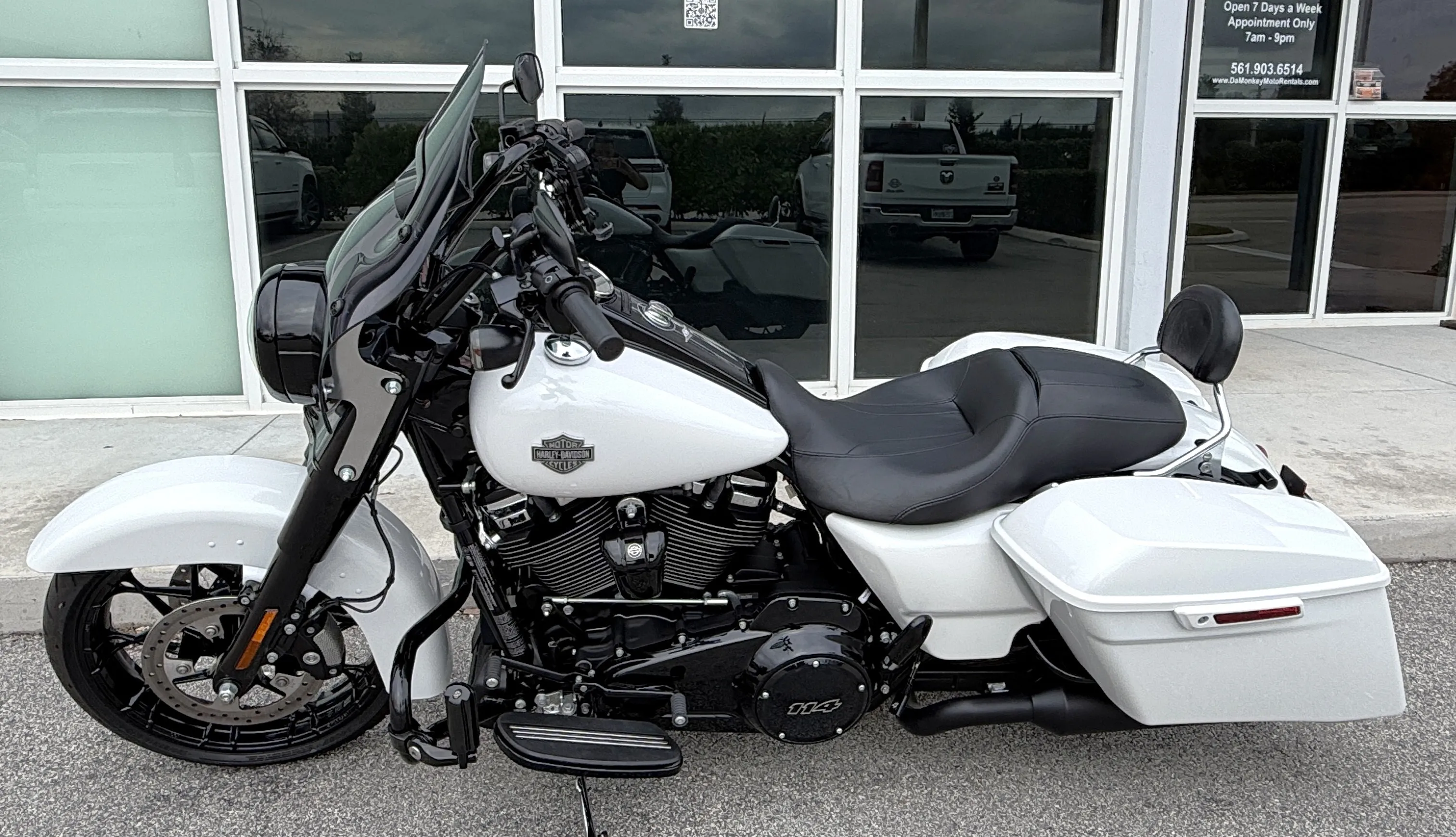 2024 Road King Special - White #2227