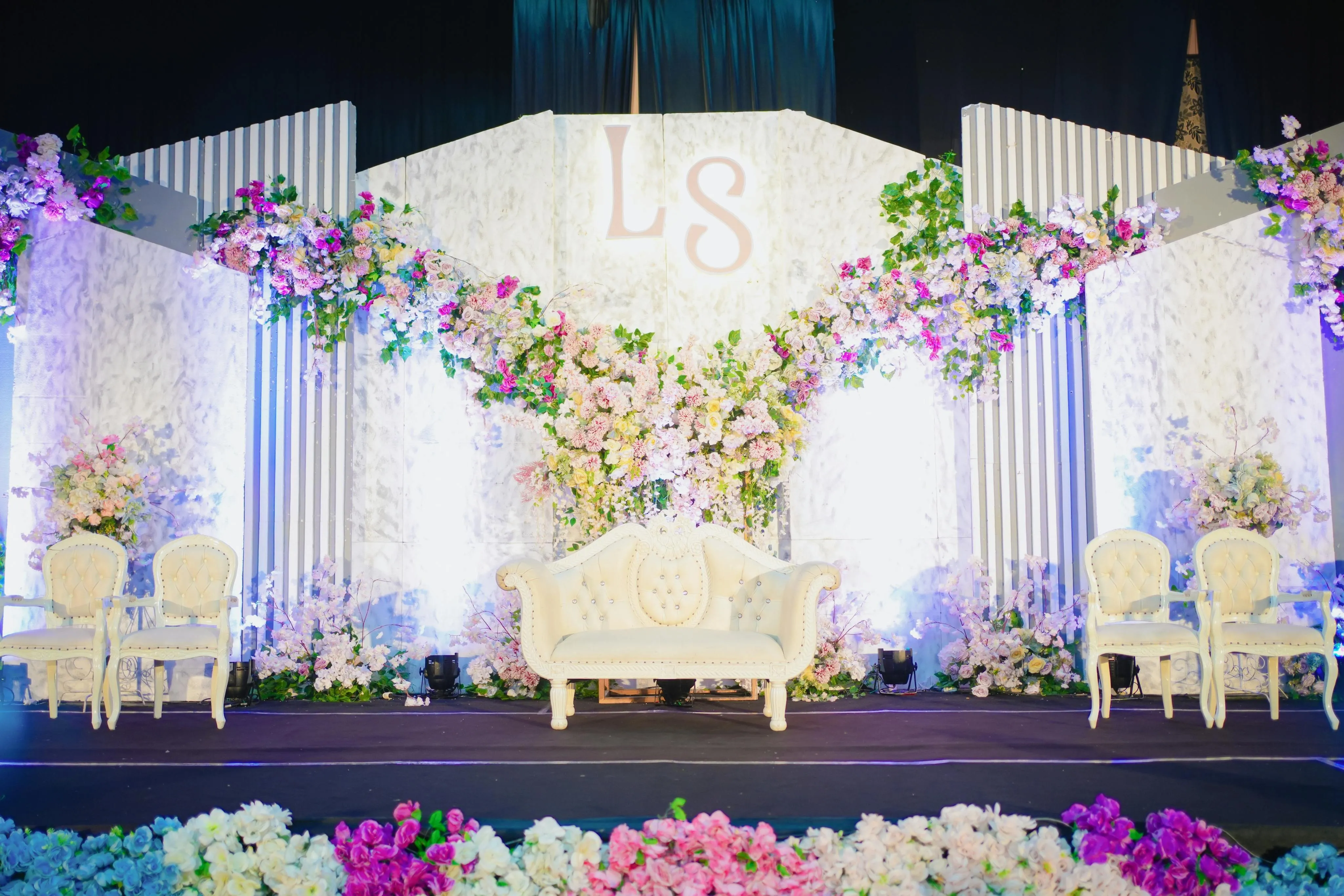 Stage collection image