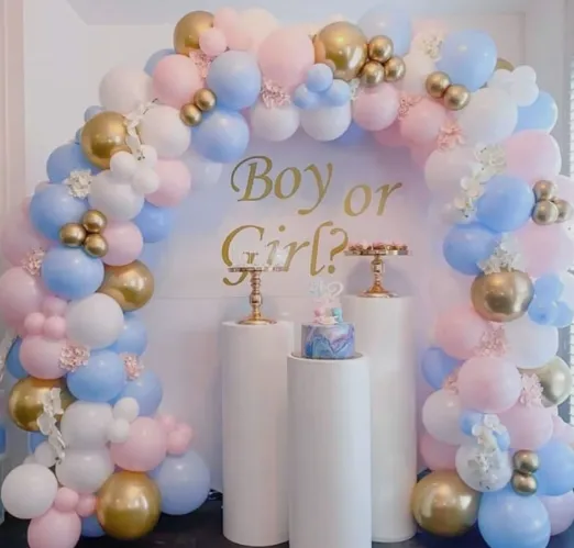 Mampara decorada con arco de Globos y Vinil Personalizado 