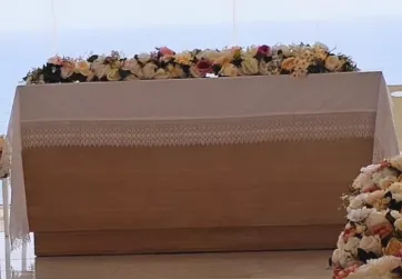 Gazebo Floral Artificial Hiper Realista para Mesa del Altar