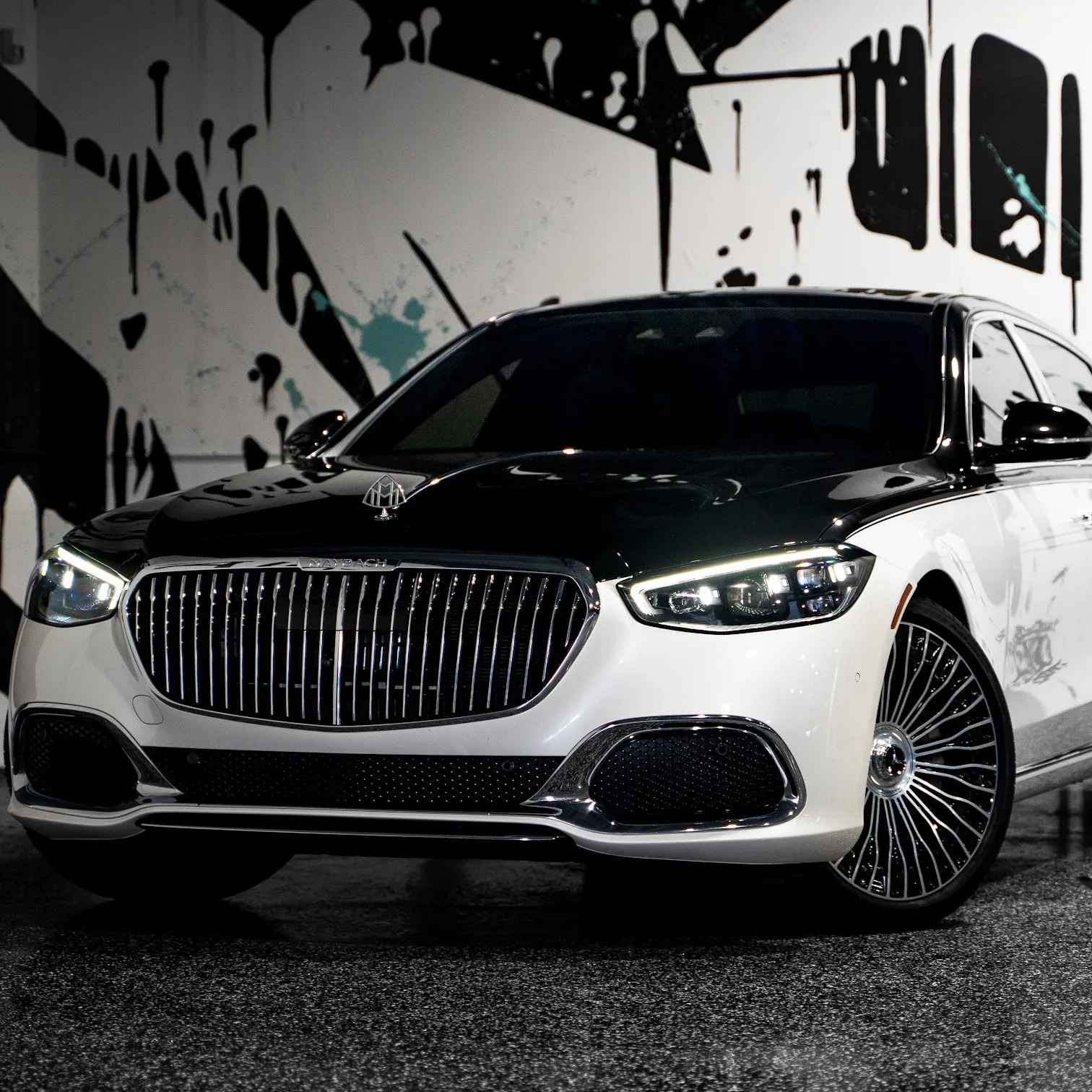 2022 Mercedes Benz 2 Tone Maybach S580 - White & Black