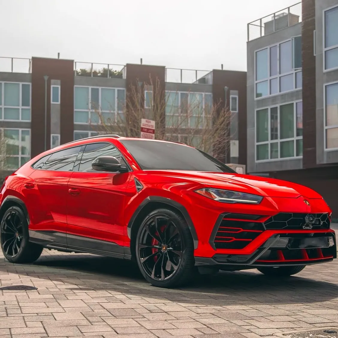 Lamborghini Urus (Down-Piped) - Red