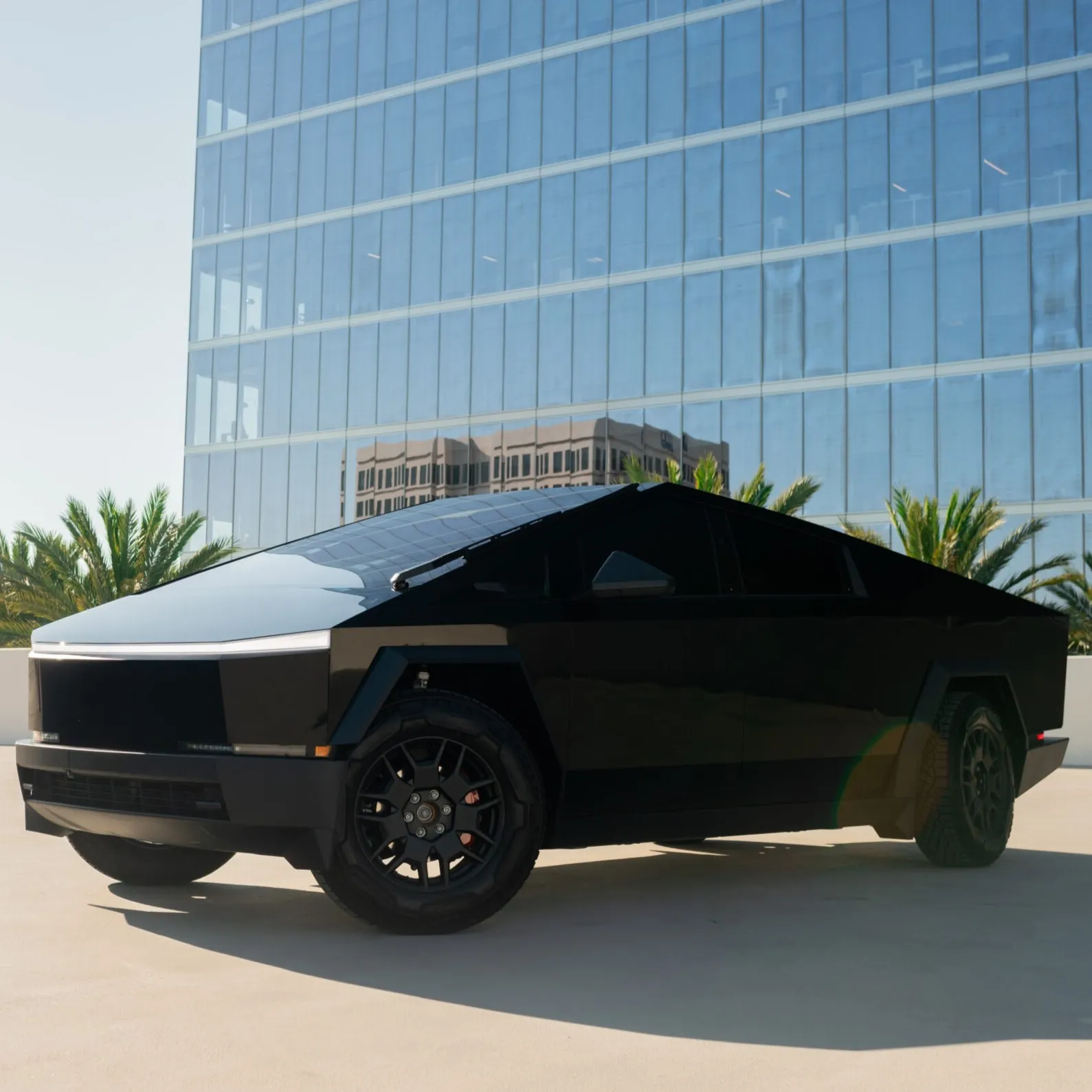 Tesla Cybertruck - Black