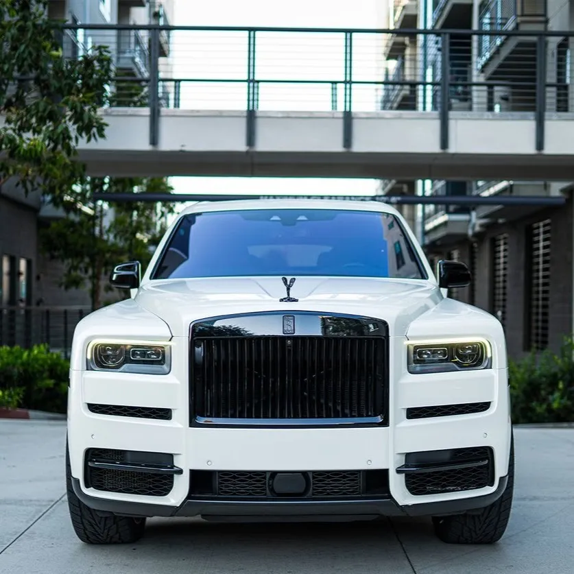 Rolls Royce Cullinan - White