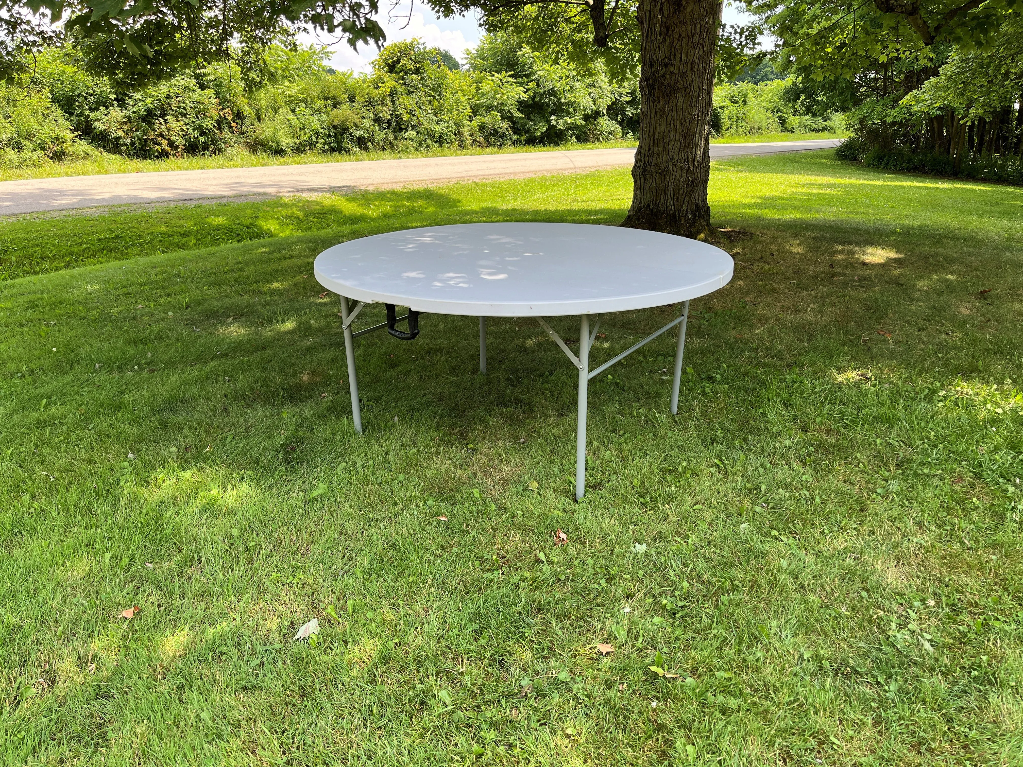 60" Round Table